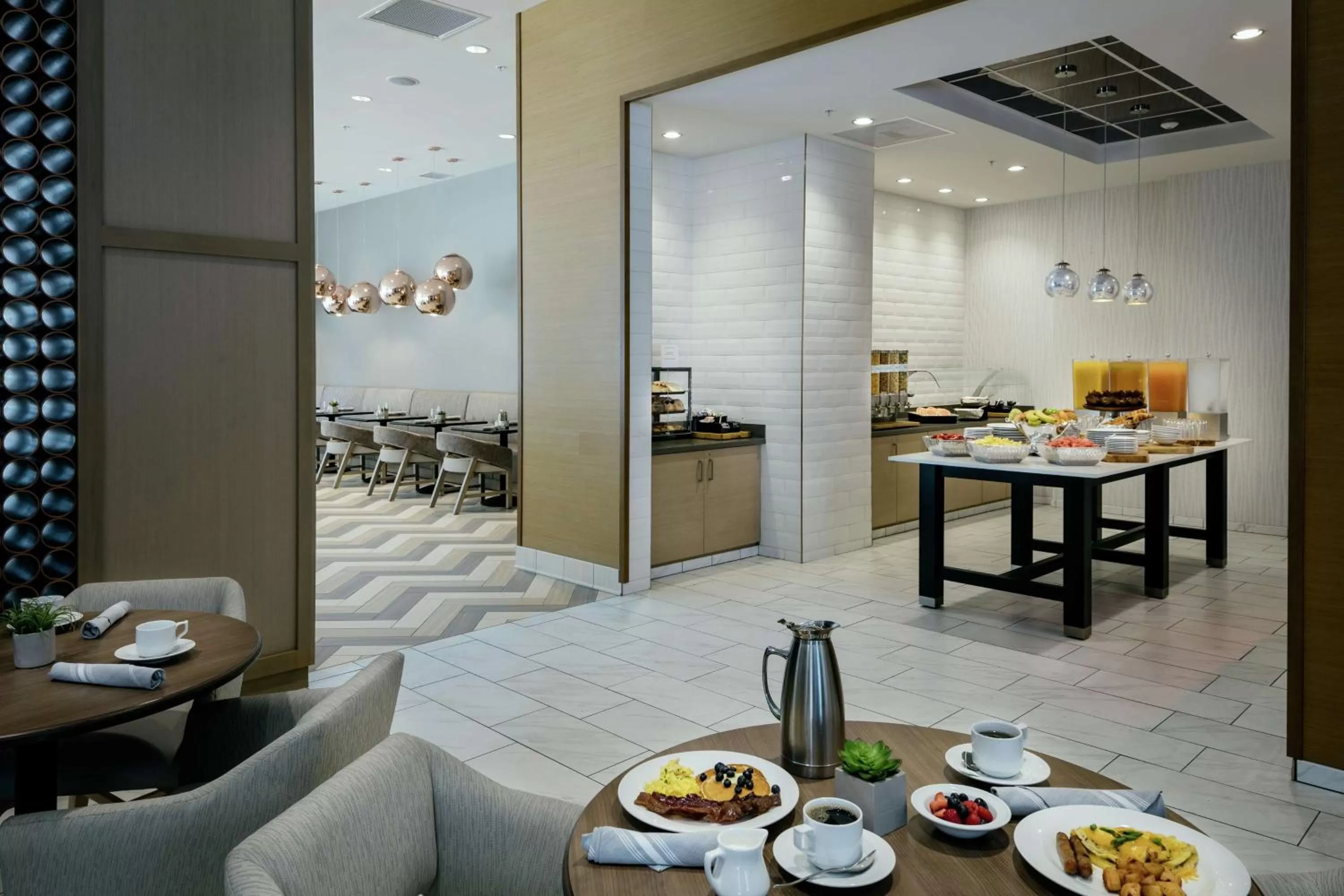 Restaurant/places to eat in Hilton Garden Inn Seattle Bellevue Downtown, WA