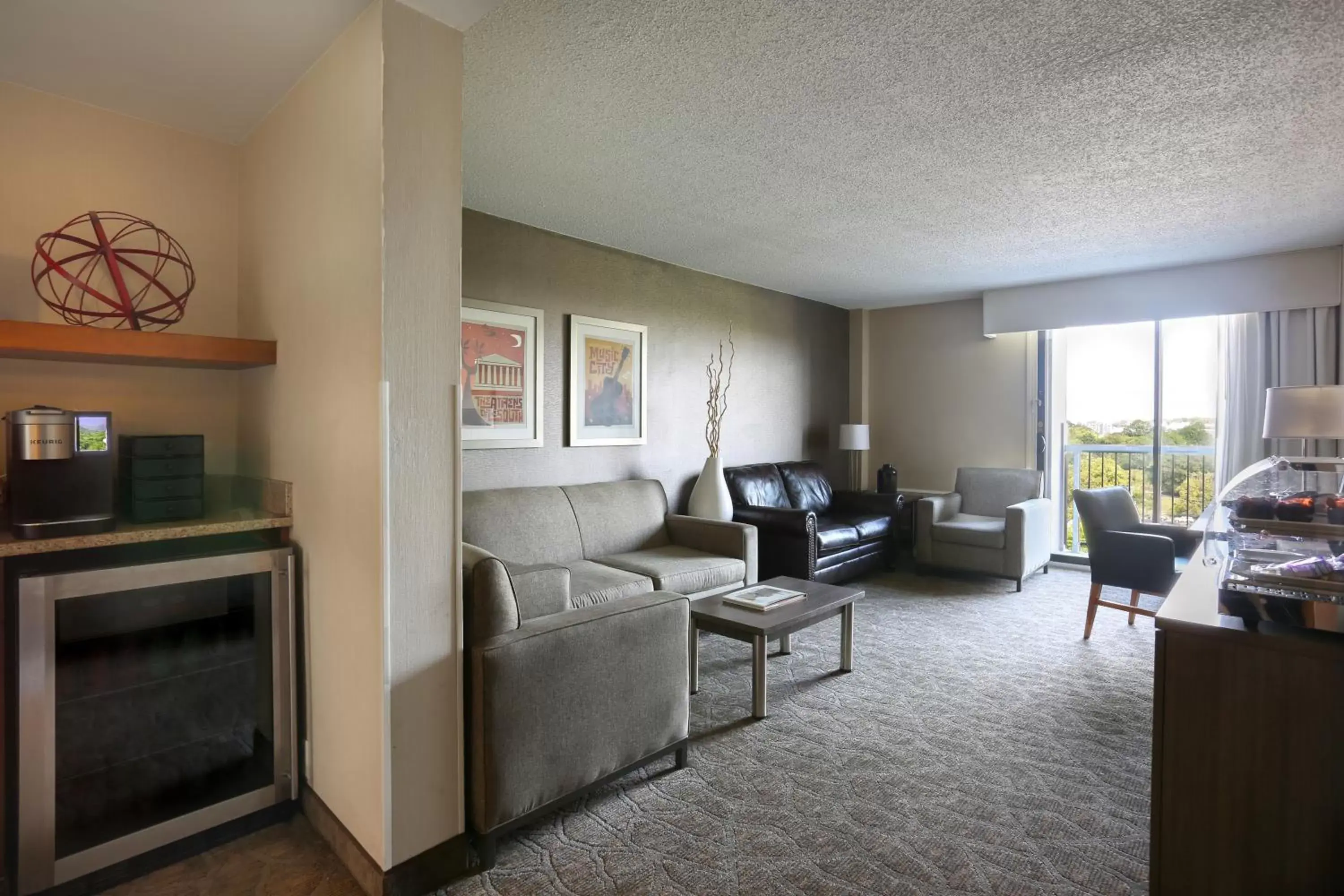 Standard King Room - Lounge Access in Holiday Inn Nashville - Vanderbilt - Dwtn by IHG Standard King Room - Lounge Access in Holiday Inn Nashville - Vanderbilt - Dwtn by IHG