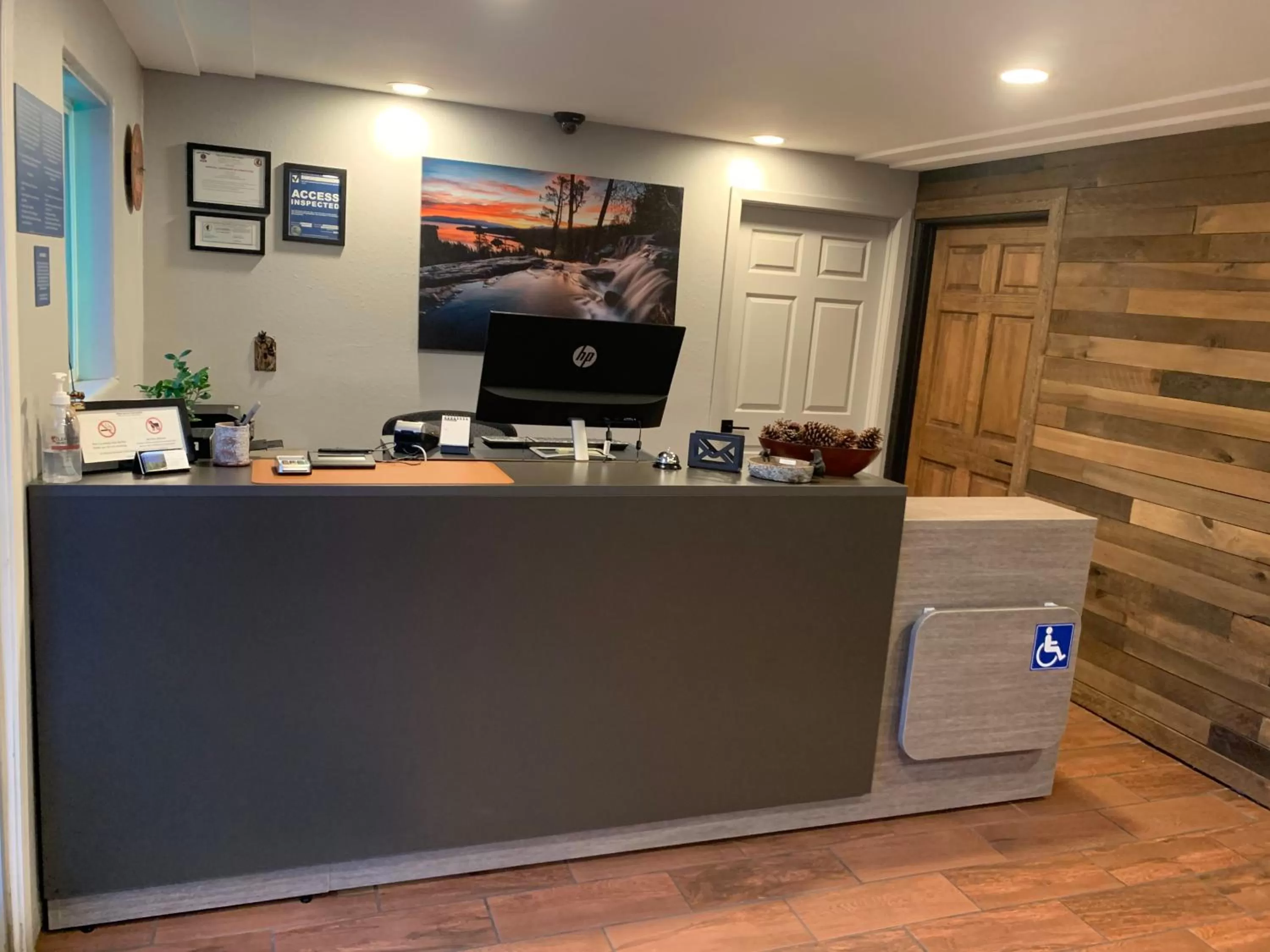 Lobby or reception in Black Jack Inn