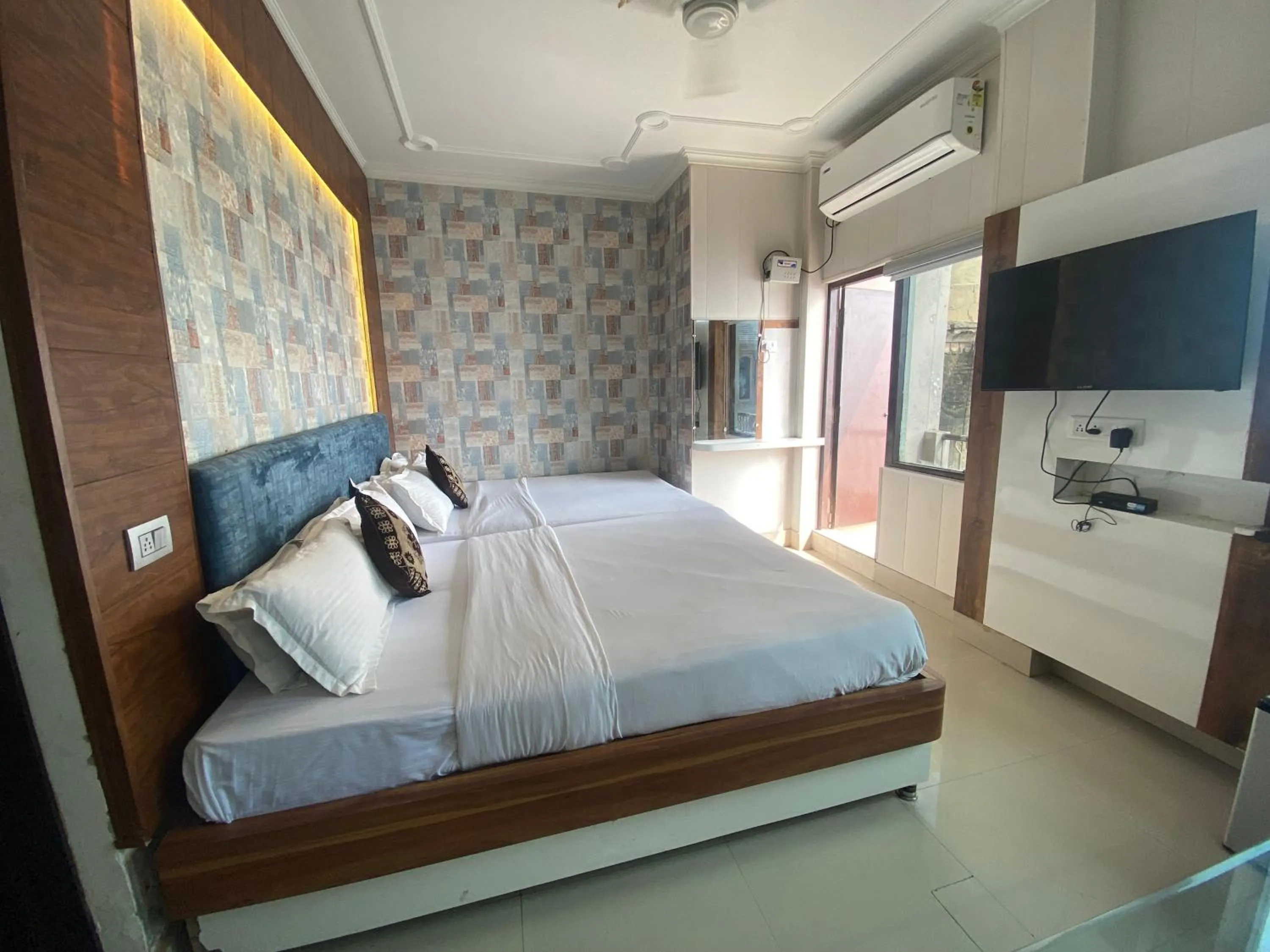 Bedroom in Hotel Sita (place on the heritage ghats of benaras)