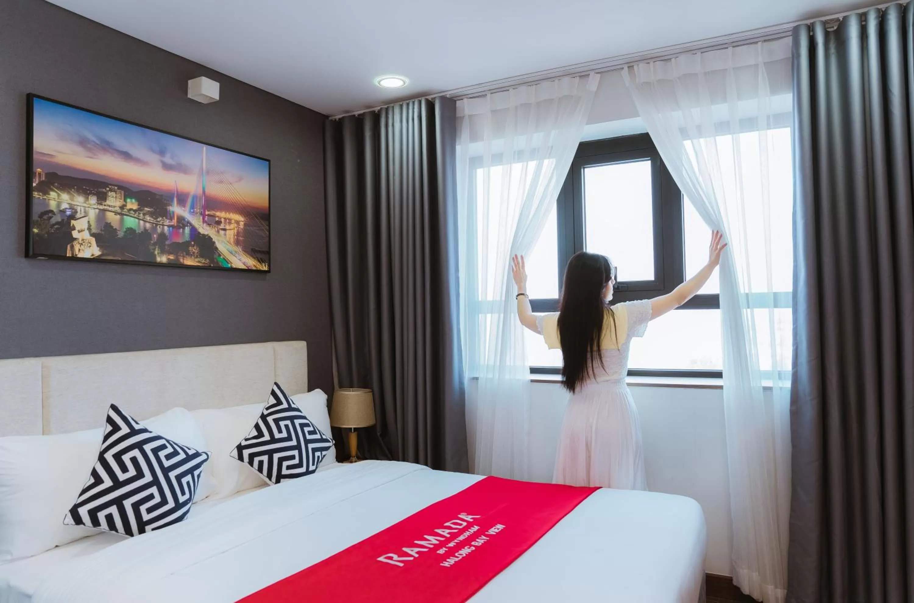 Lake view, Bed in Ramada Hotel & Suites by Wyndham Halong Bay View