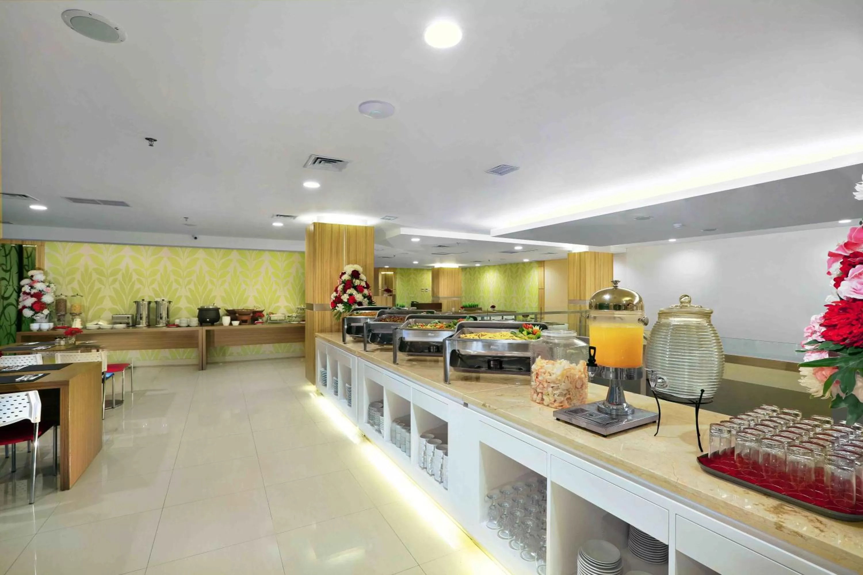 Restaurant/places to eat in Cordela Hotel Cirebon