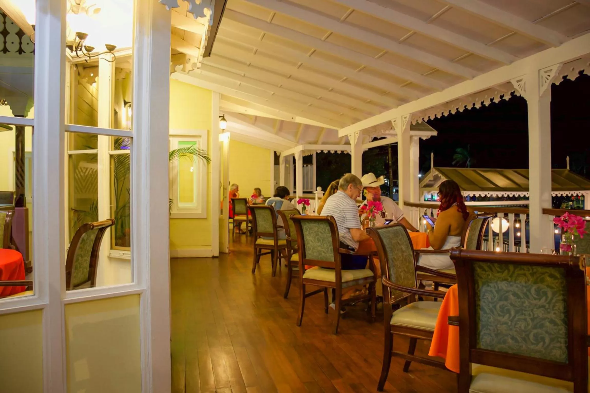 Restaurant/places to eat in Hotel Victoriano