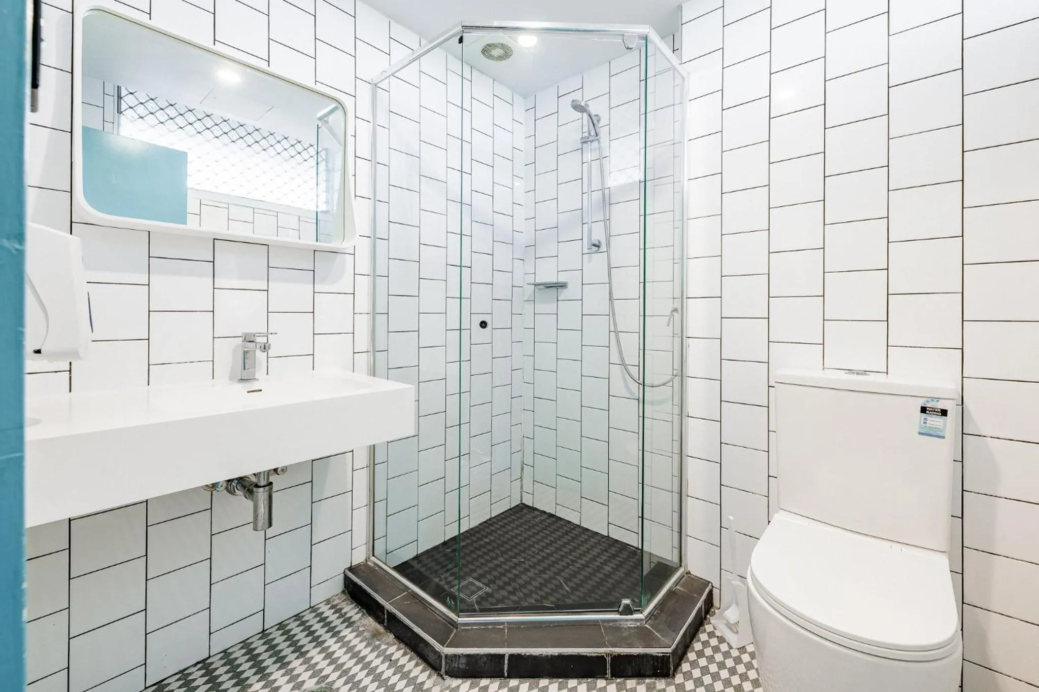 Shower in Bunk Surfers Paradise International Backpacker Hostel