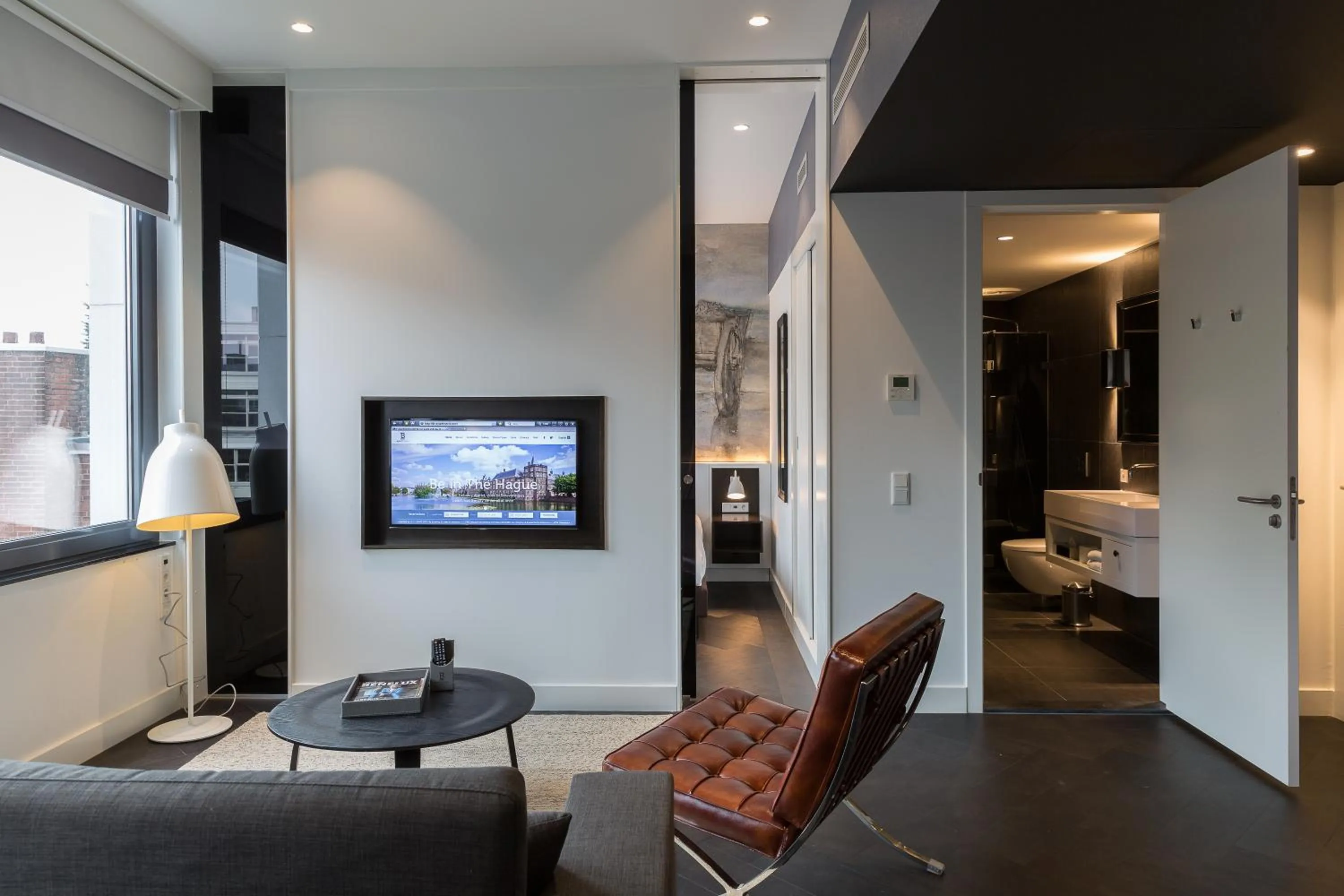 TV and multimedia in B-aparthotel Kennedy