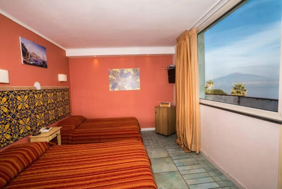 Photo of the whole room, Bed in Aequa Hotel