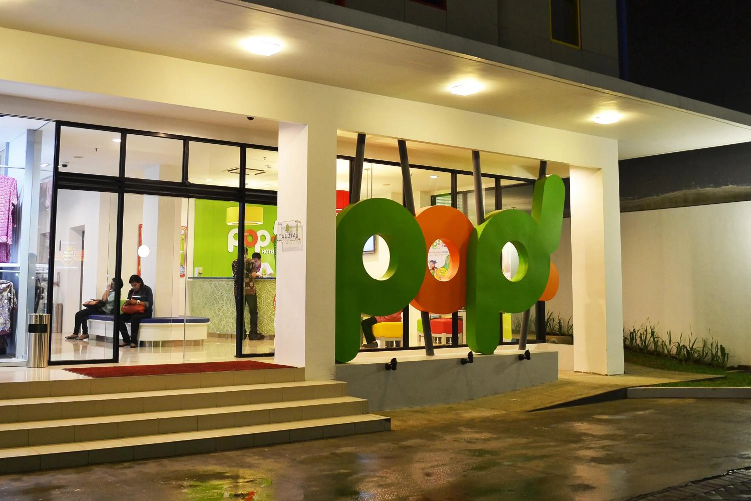 Property building in POP! Hotel Tebet Jakarta