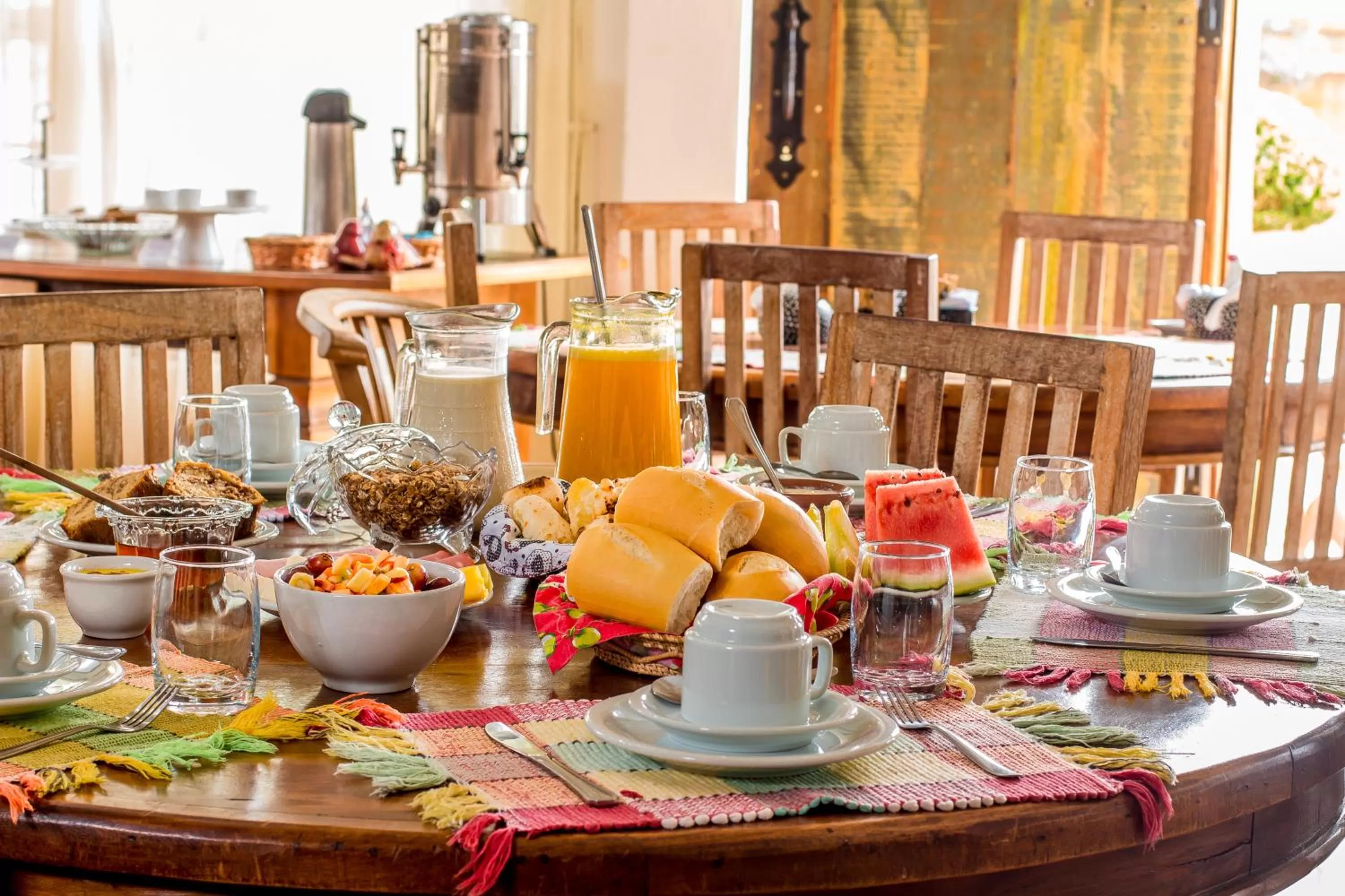 Restaurant/places to eat in Pousada Neuza Barbosa