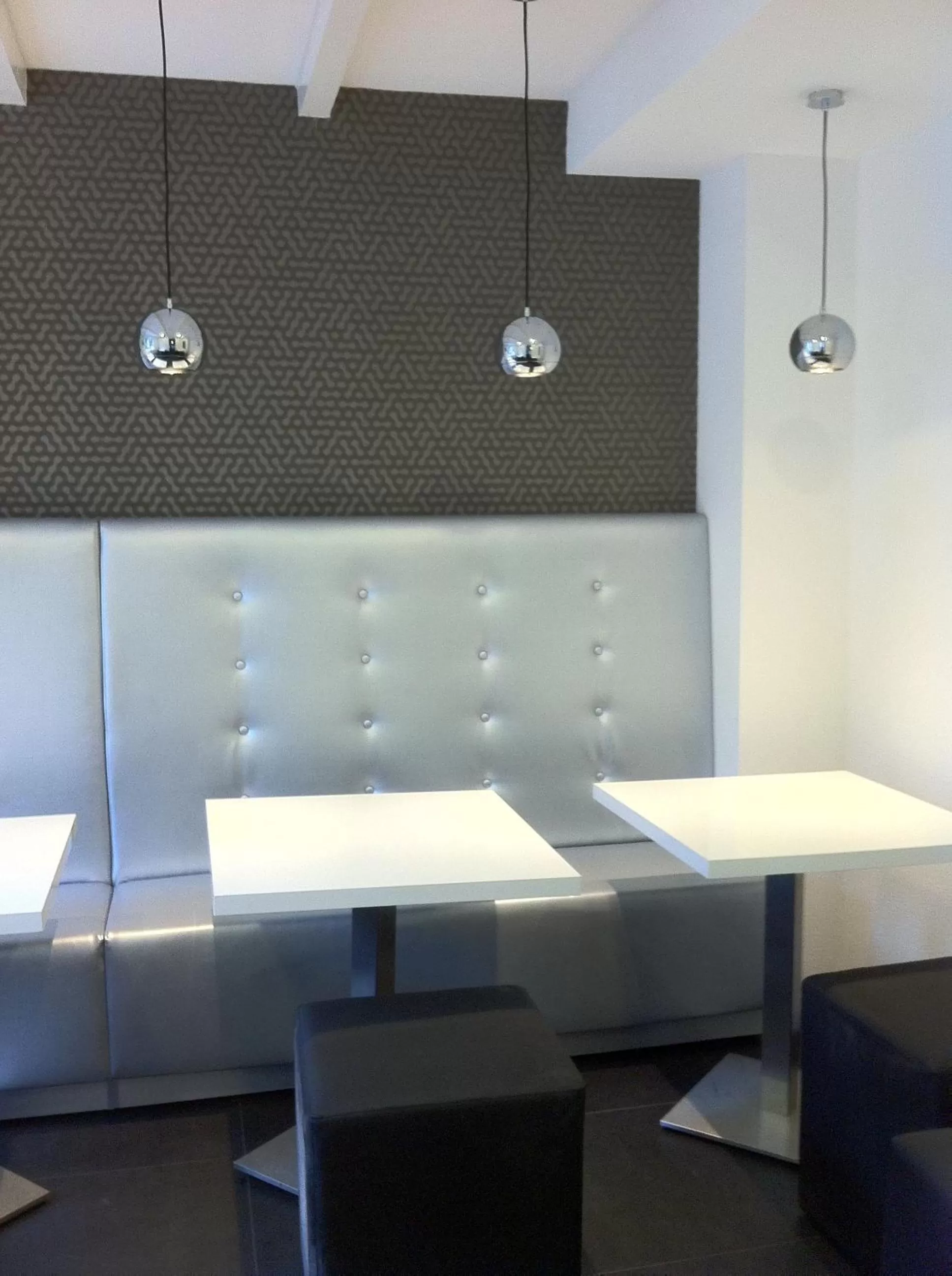 Restaurant/places to eat in Hotel Vossius Vondelpark