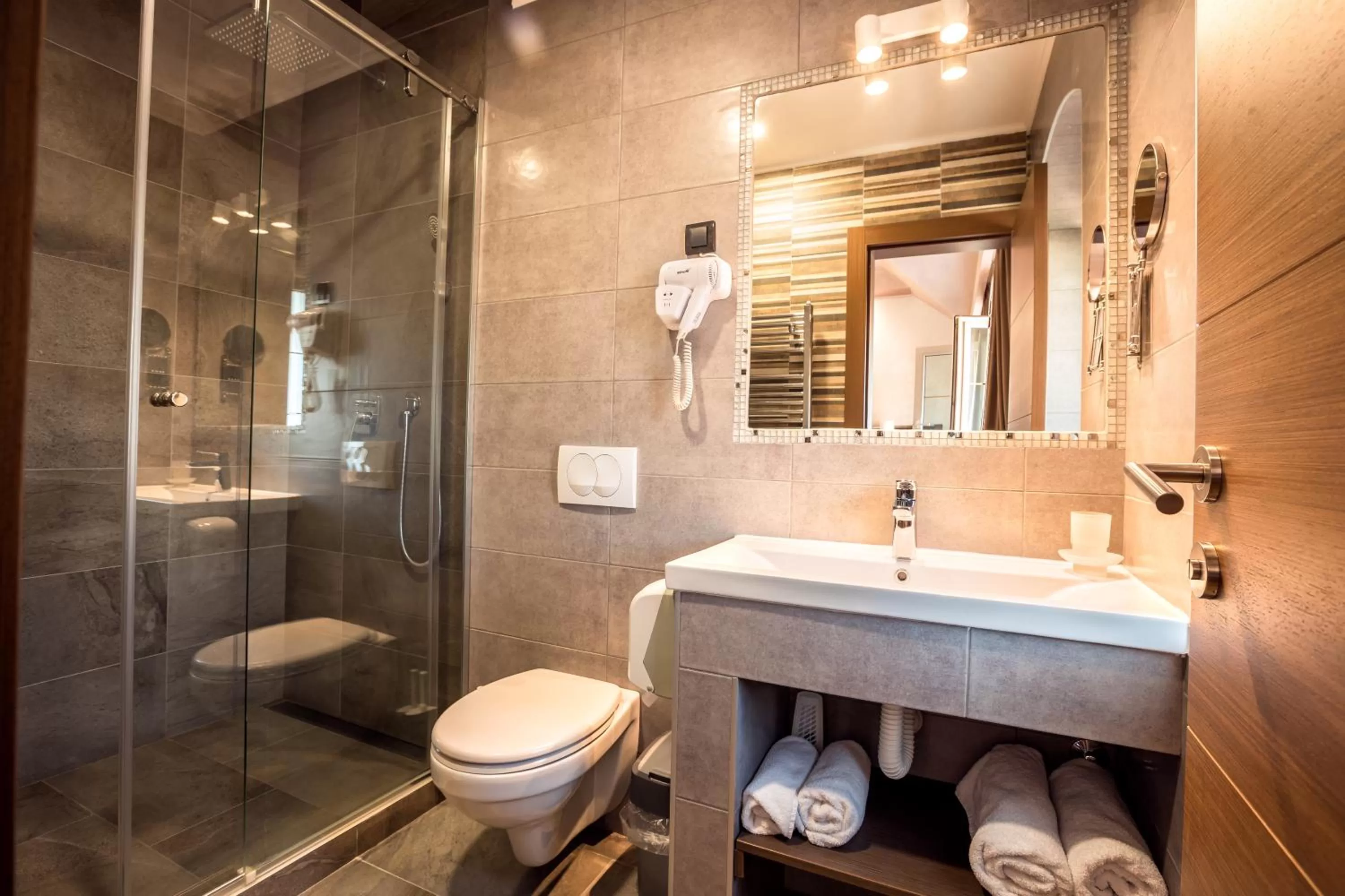 Bathroom in Hotel Fontana