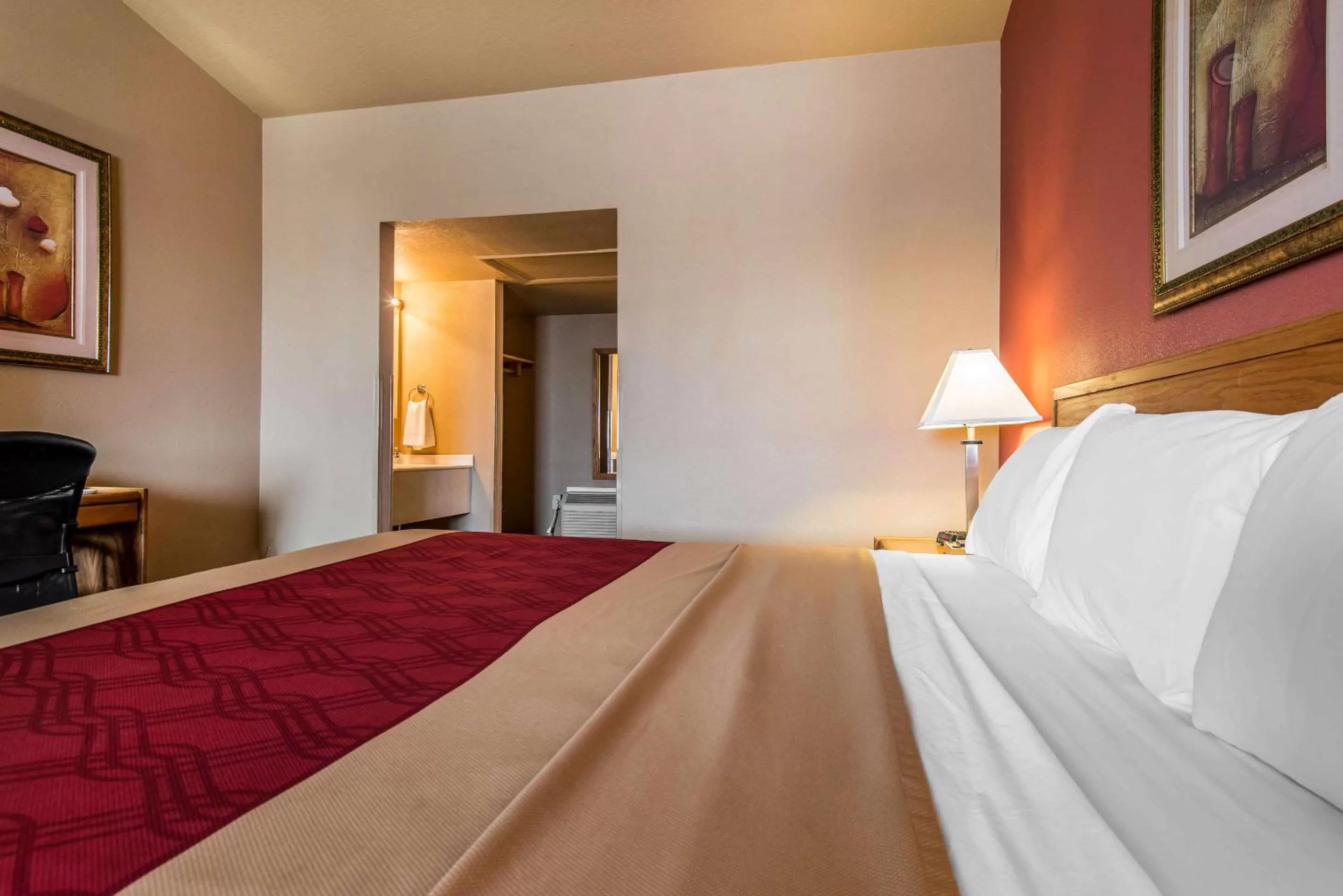 Photo of the whole room in Rodeway Inn