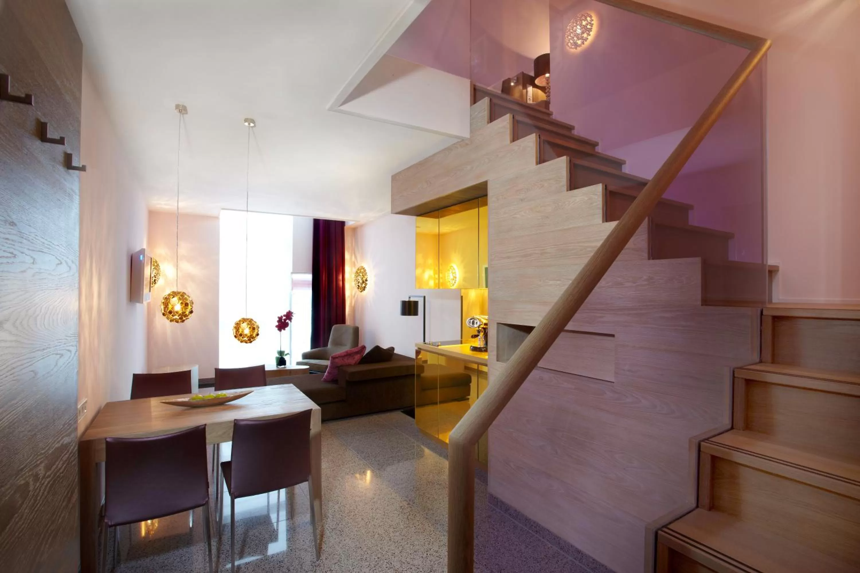 Photo of the whole room, Kitchen/Kitchenette in abito Suites