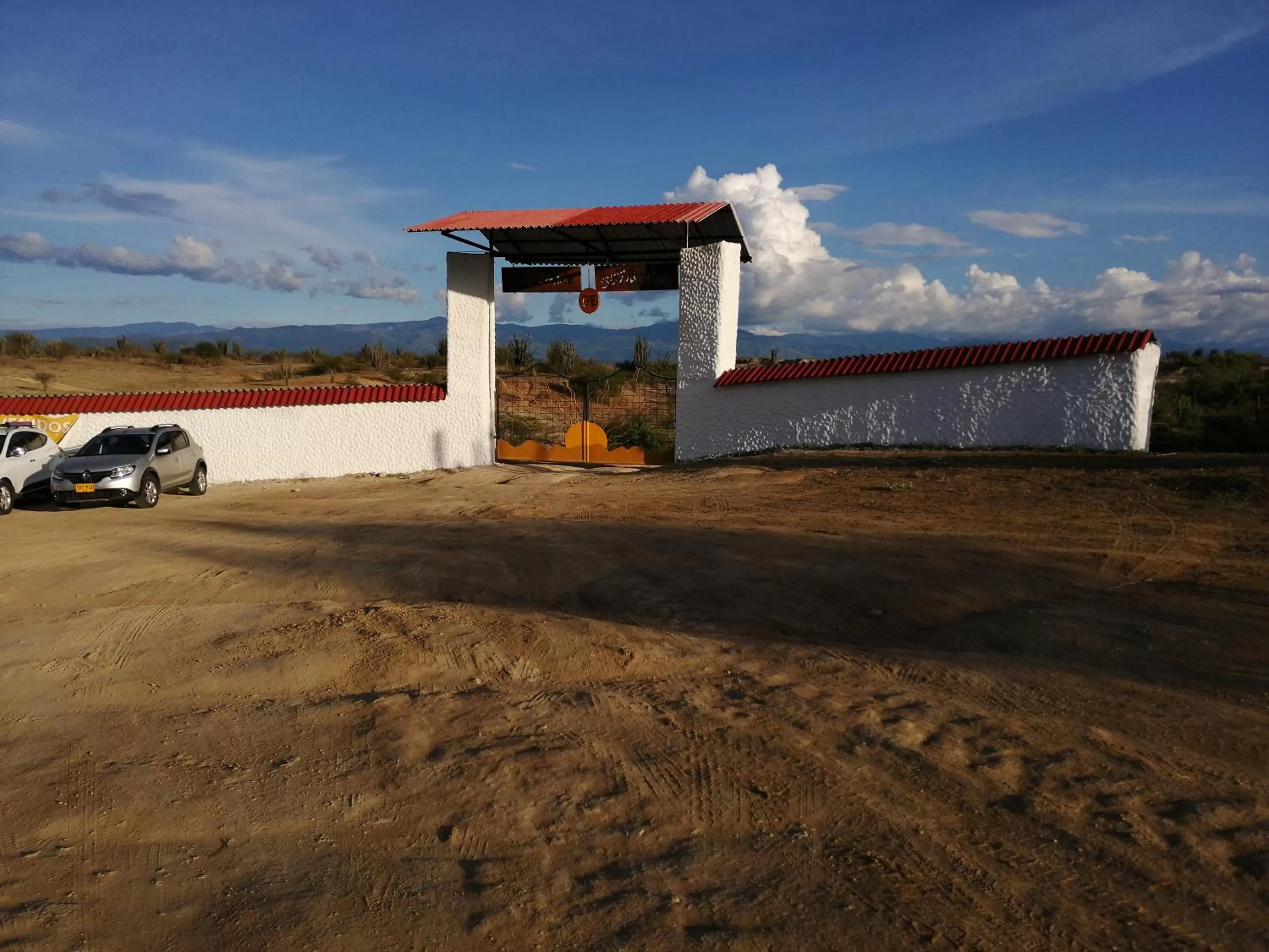 Property Building in El Peñon De Constantino - Tatacoa