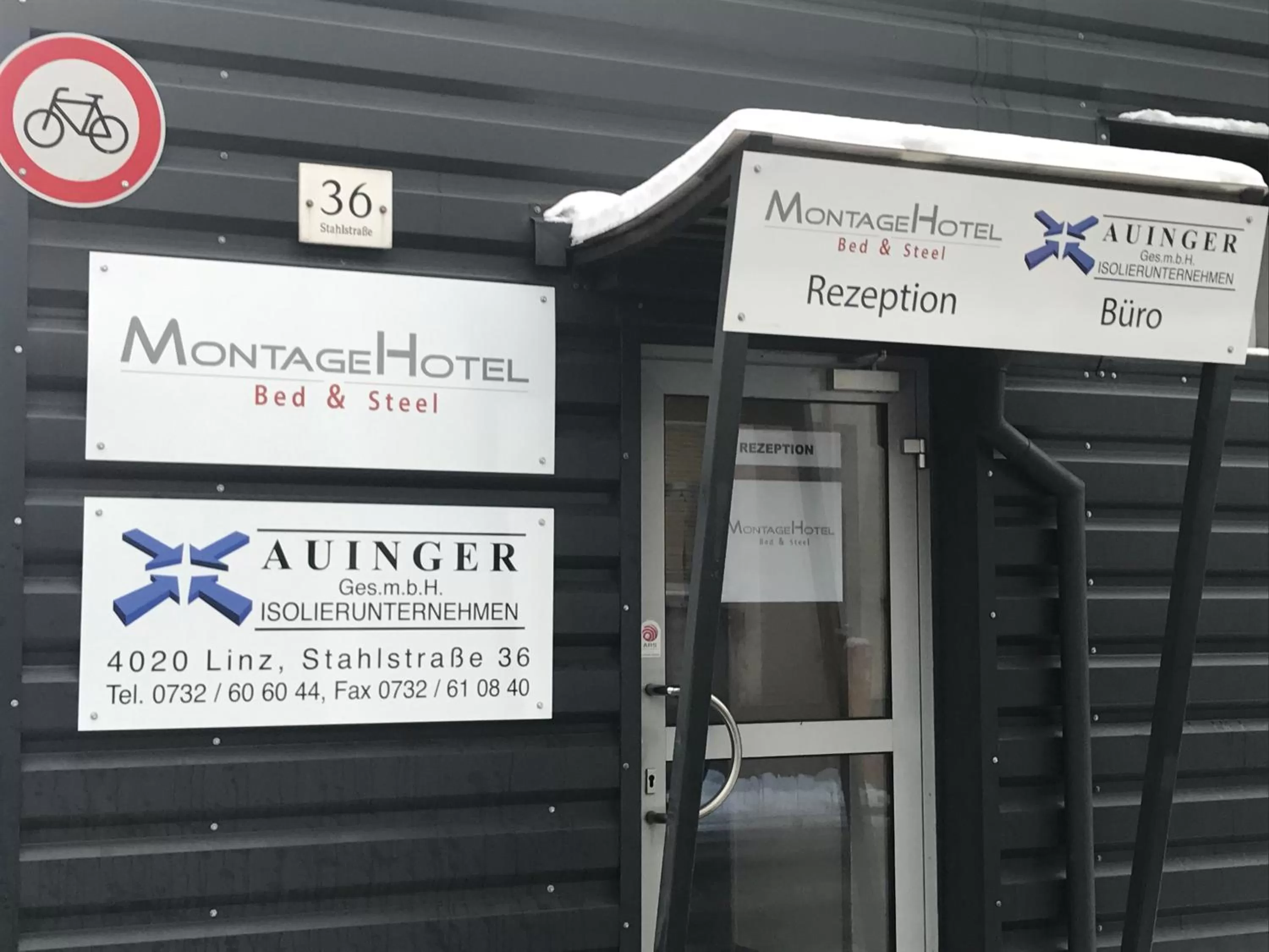 Property logo or sign in Montagehotel Bed & Steel