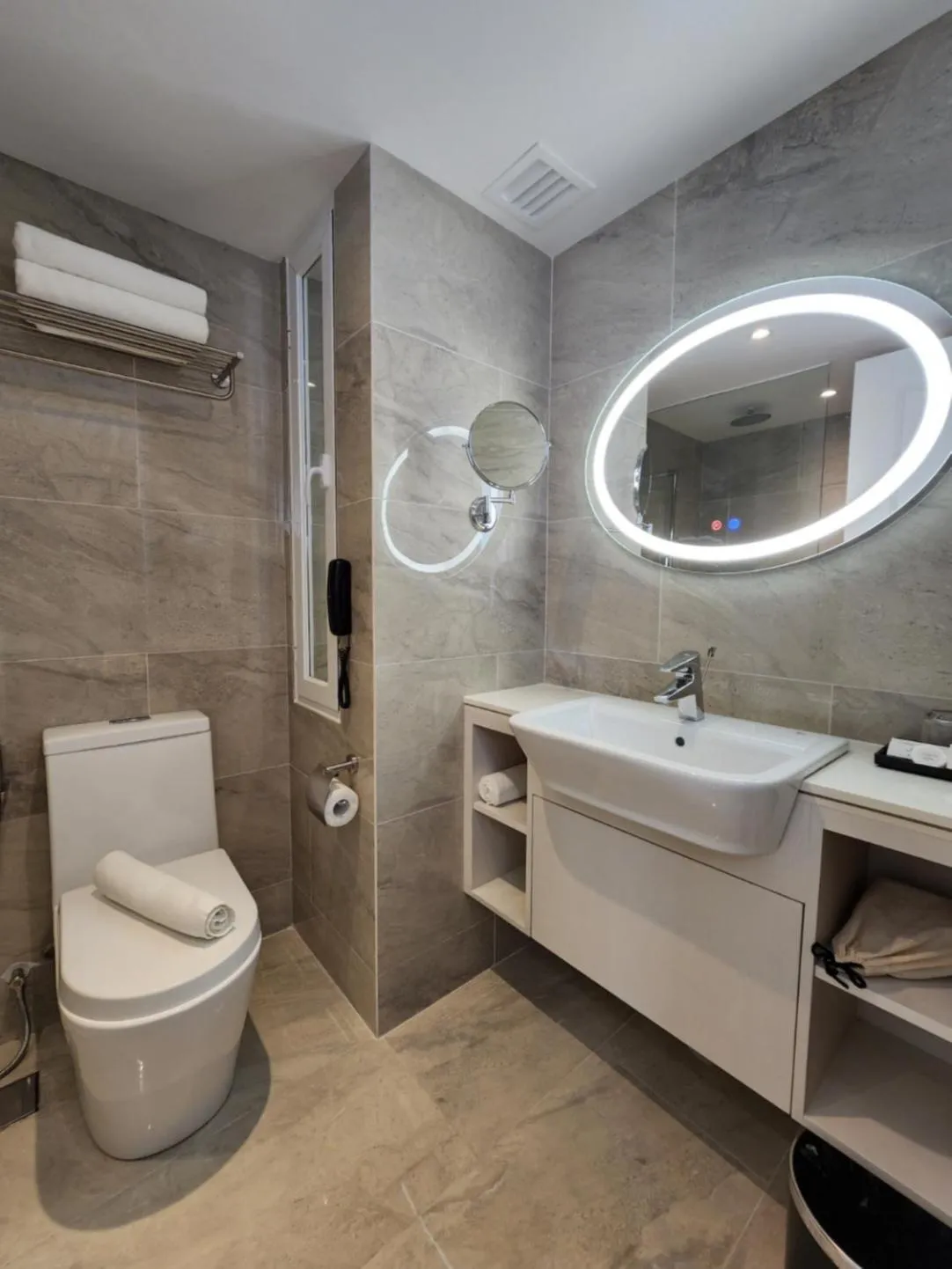 Bathroom in The Palace Hotel Kota Kinabalu