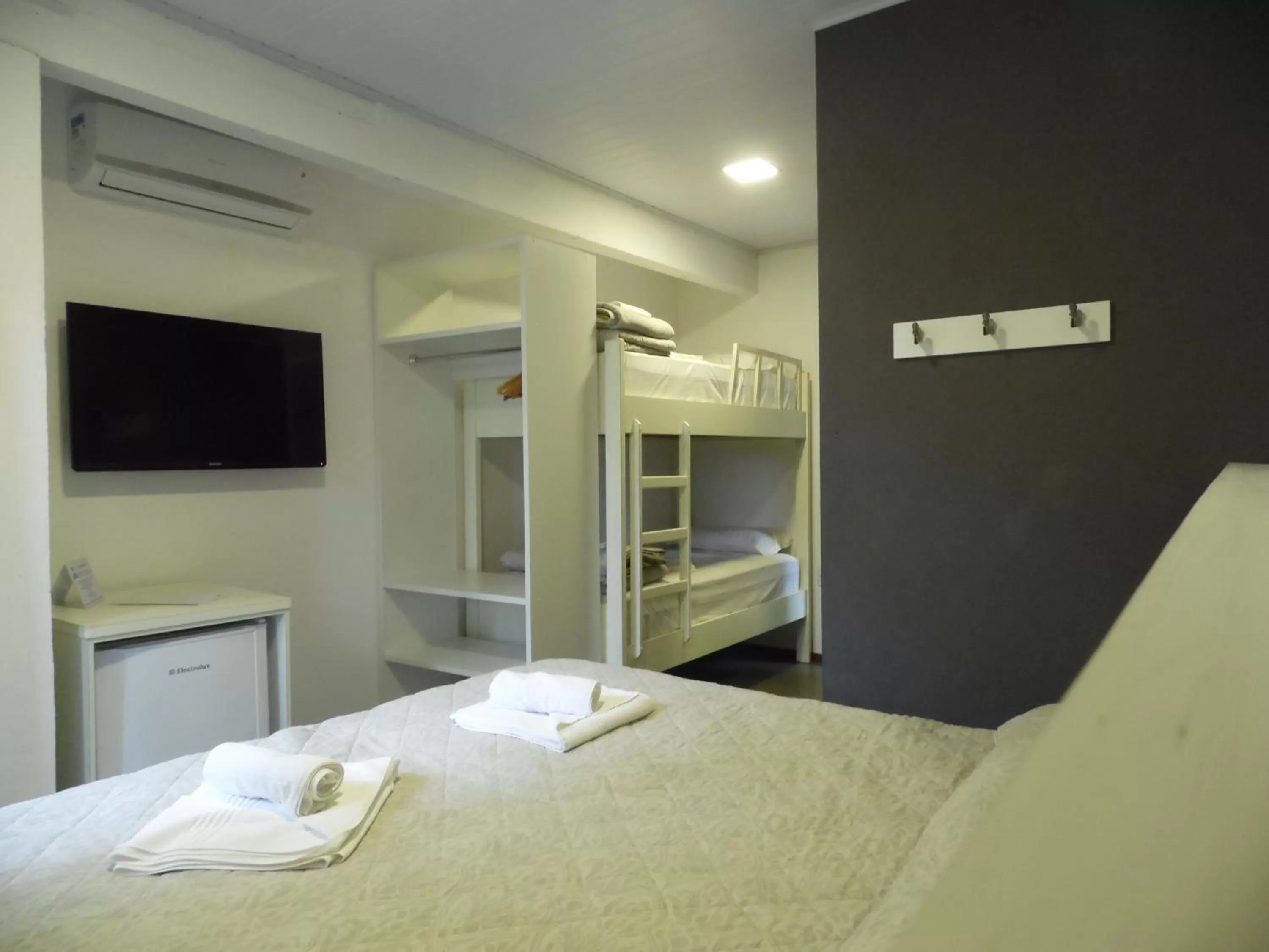 Bed, Bunk Bed in Pousada Canto da Vigia