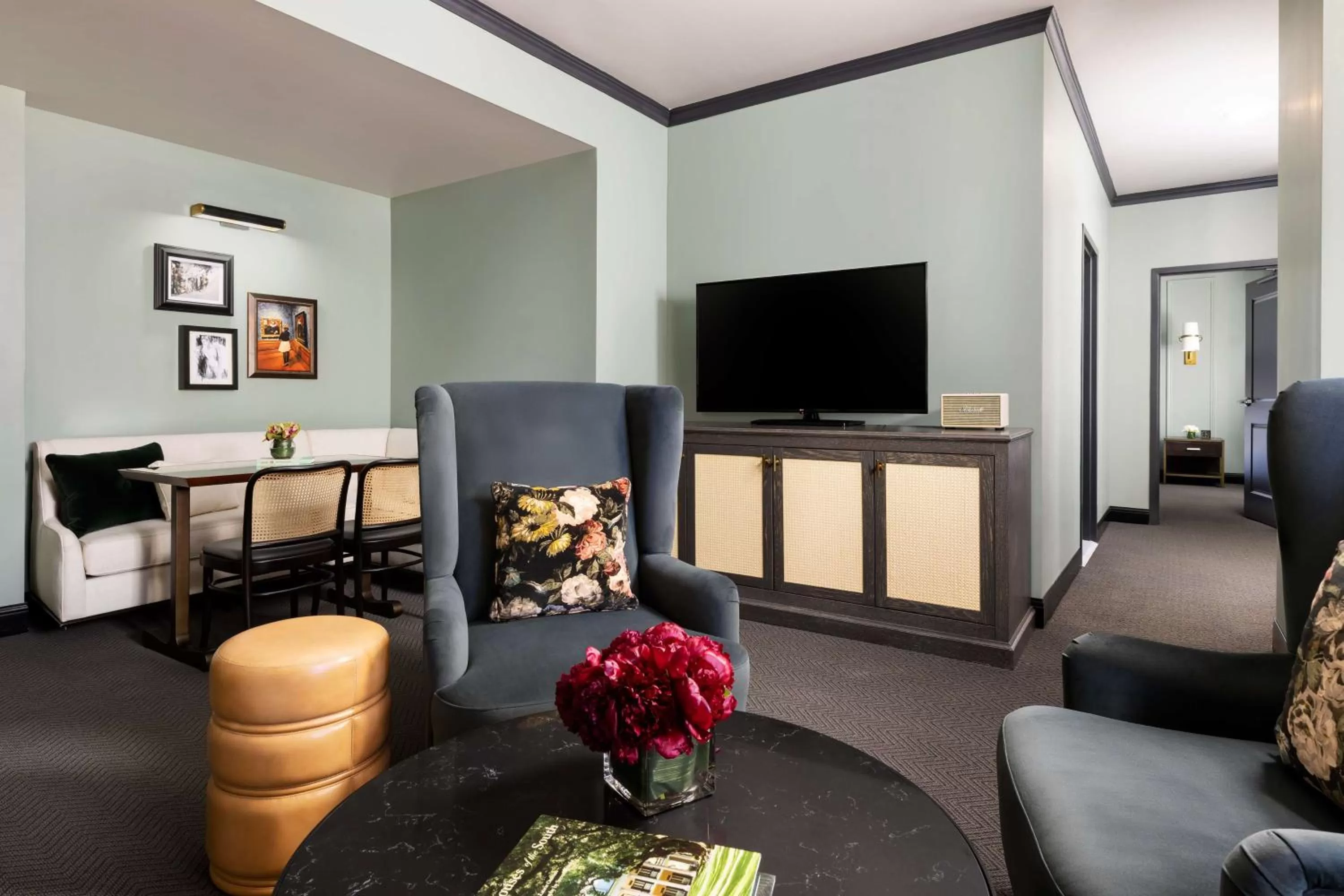 Living room in The Candler Hotel Atlanta, Curio Collection by Hilton