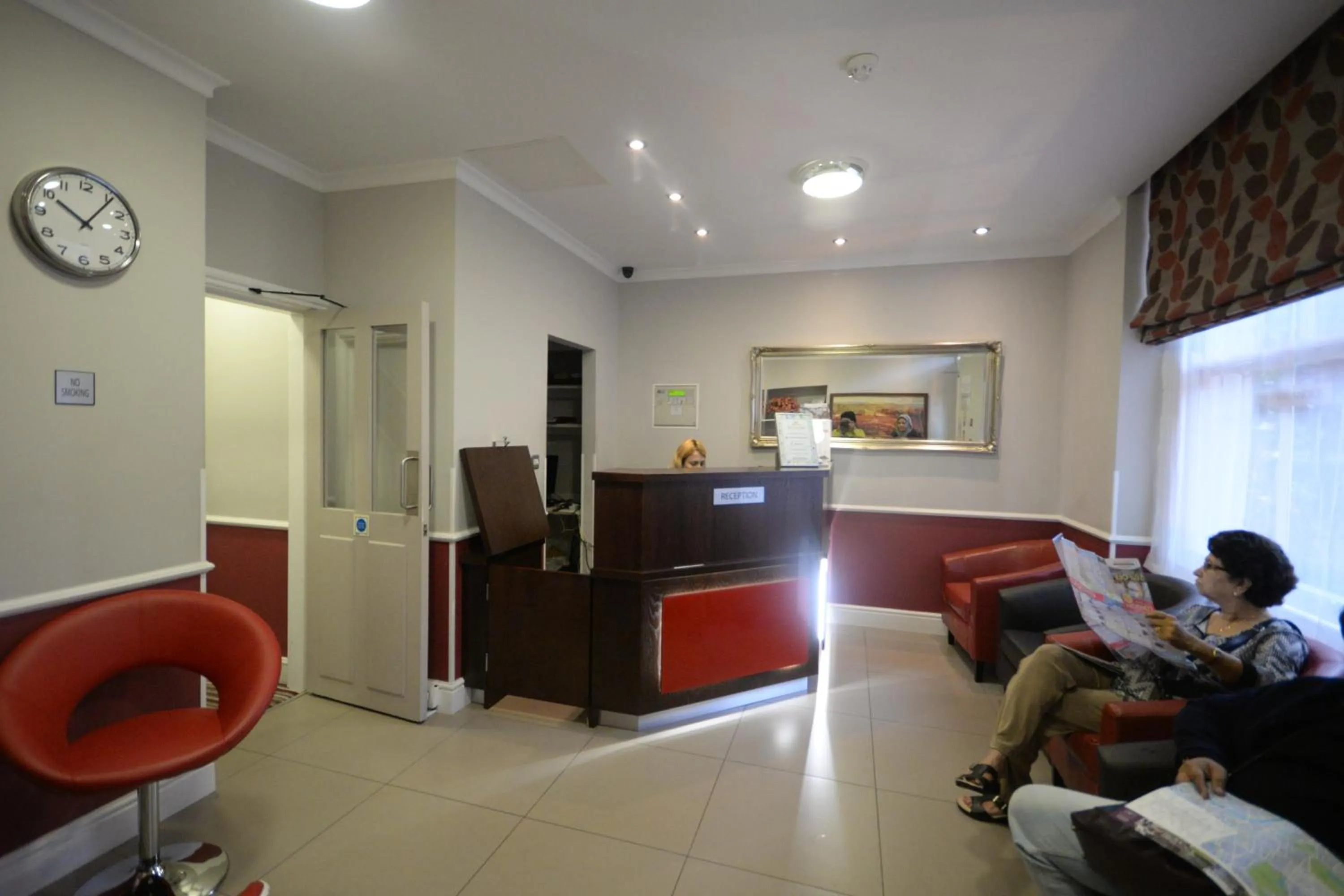 Lobby or reception in Royal Cambridge Hotel