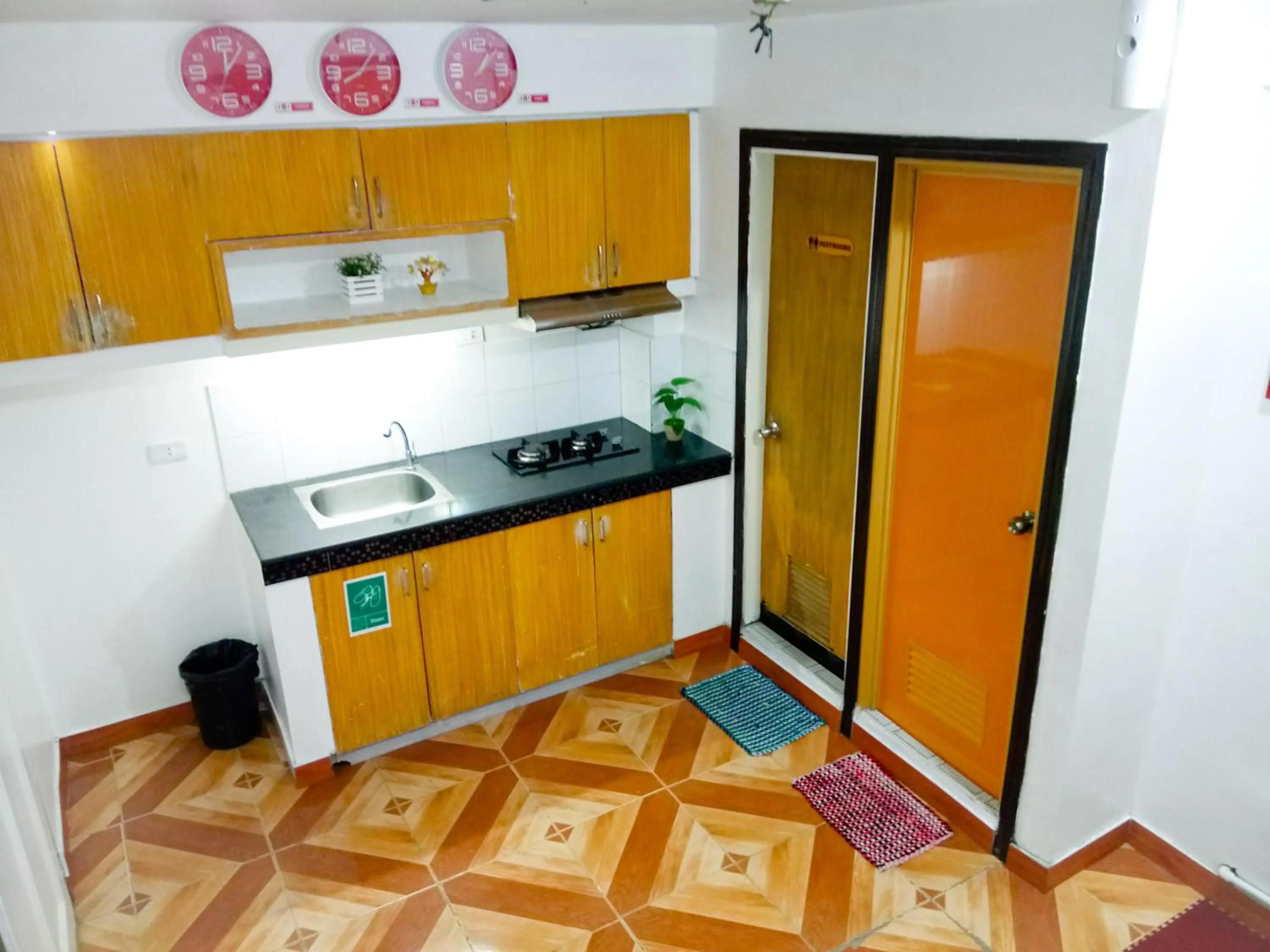 Kitchen or kitchenette in 8Hostel