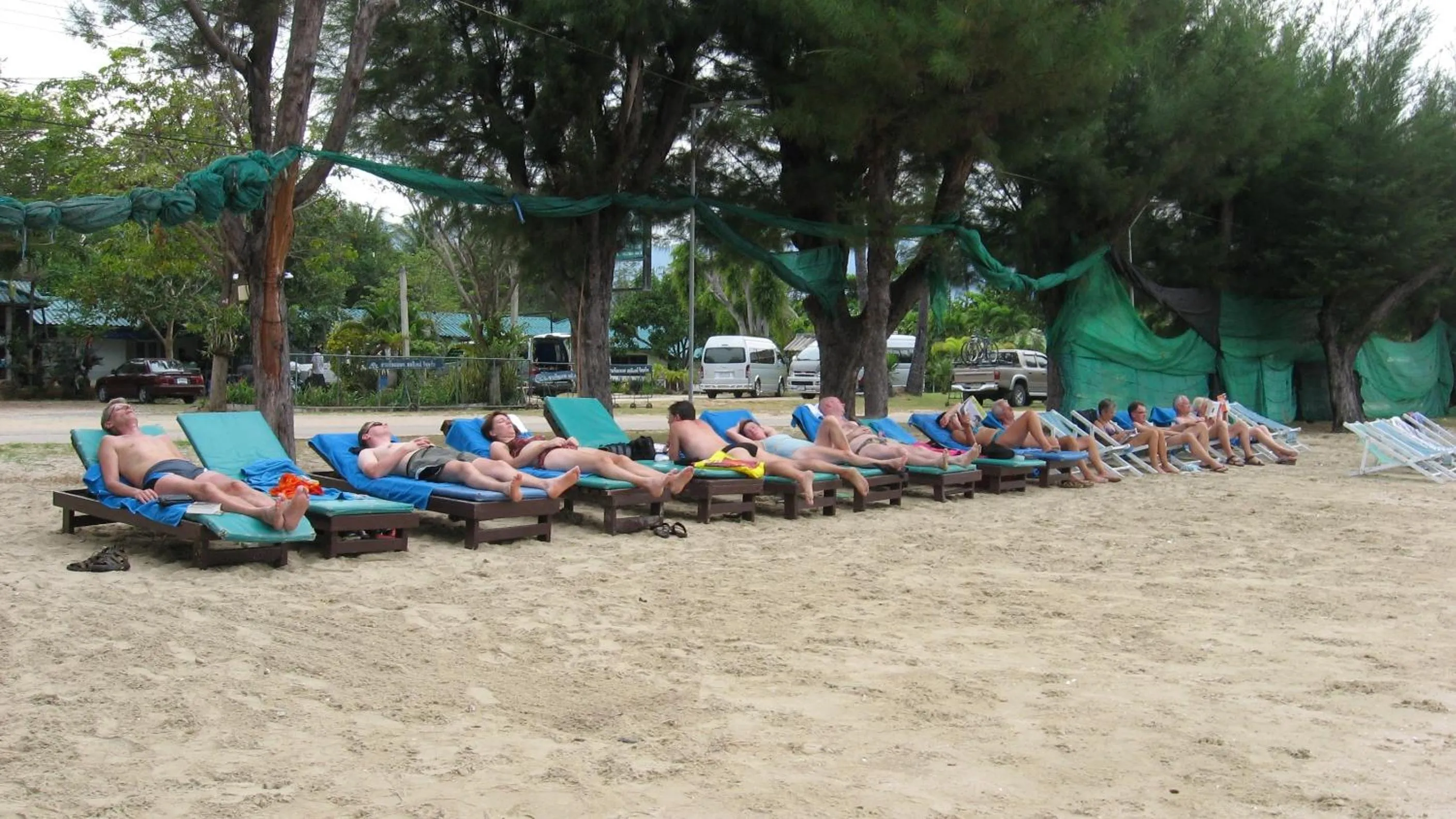 Beach in Samroiyod Holiday Resort