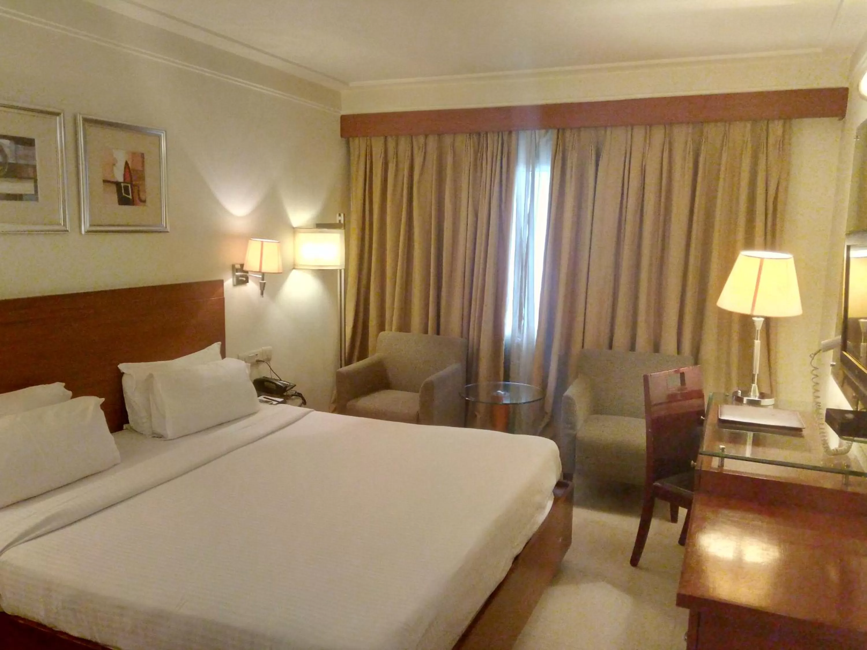 Bed in Hampshire Plaza