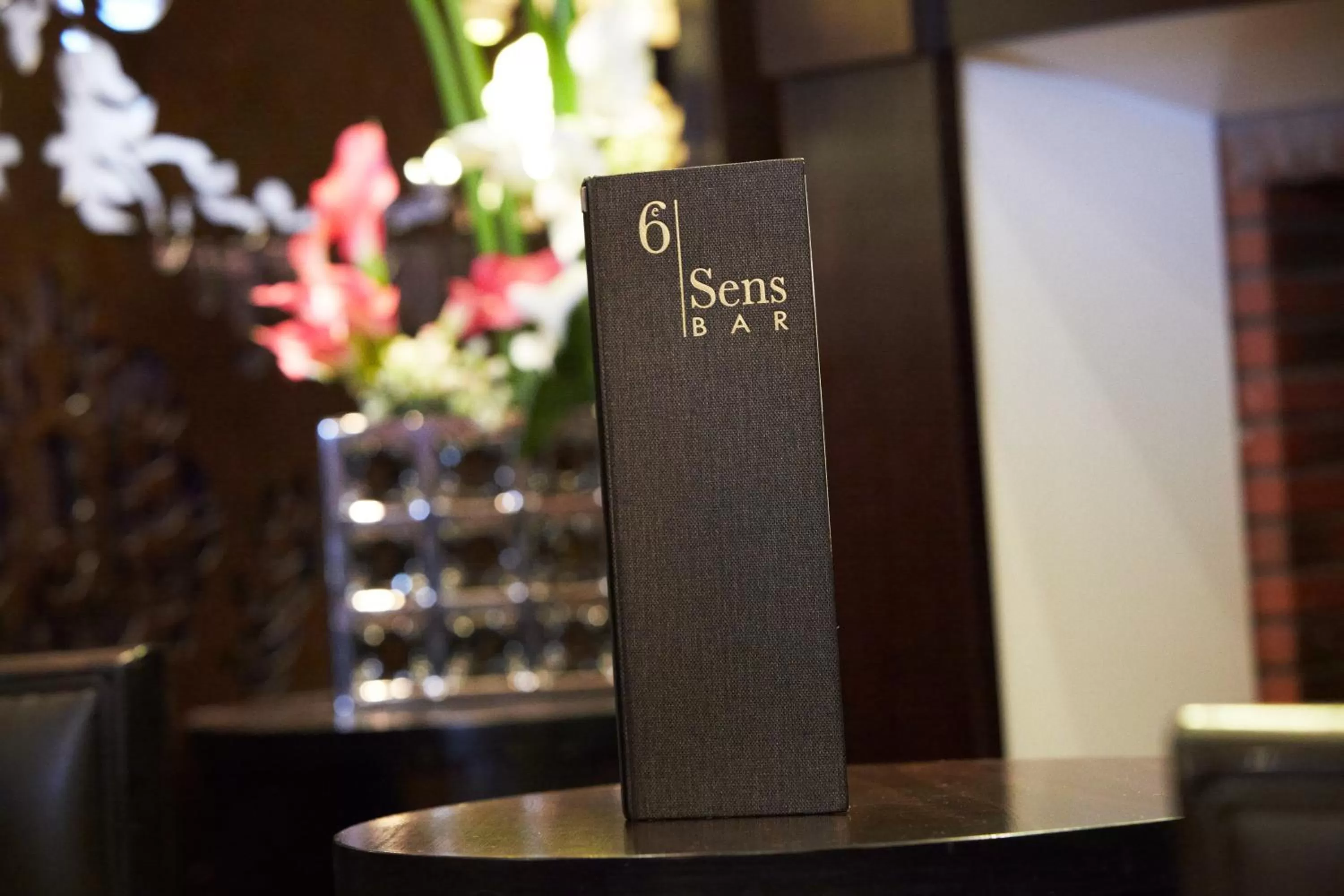 Lounge or bar in Golden Tulip CDG Airport Roissy