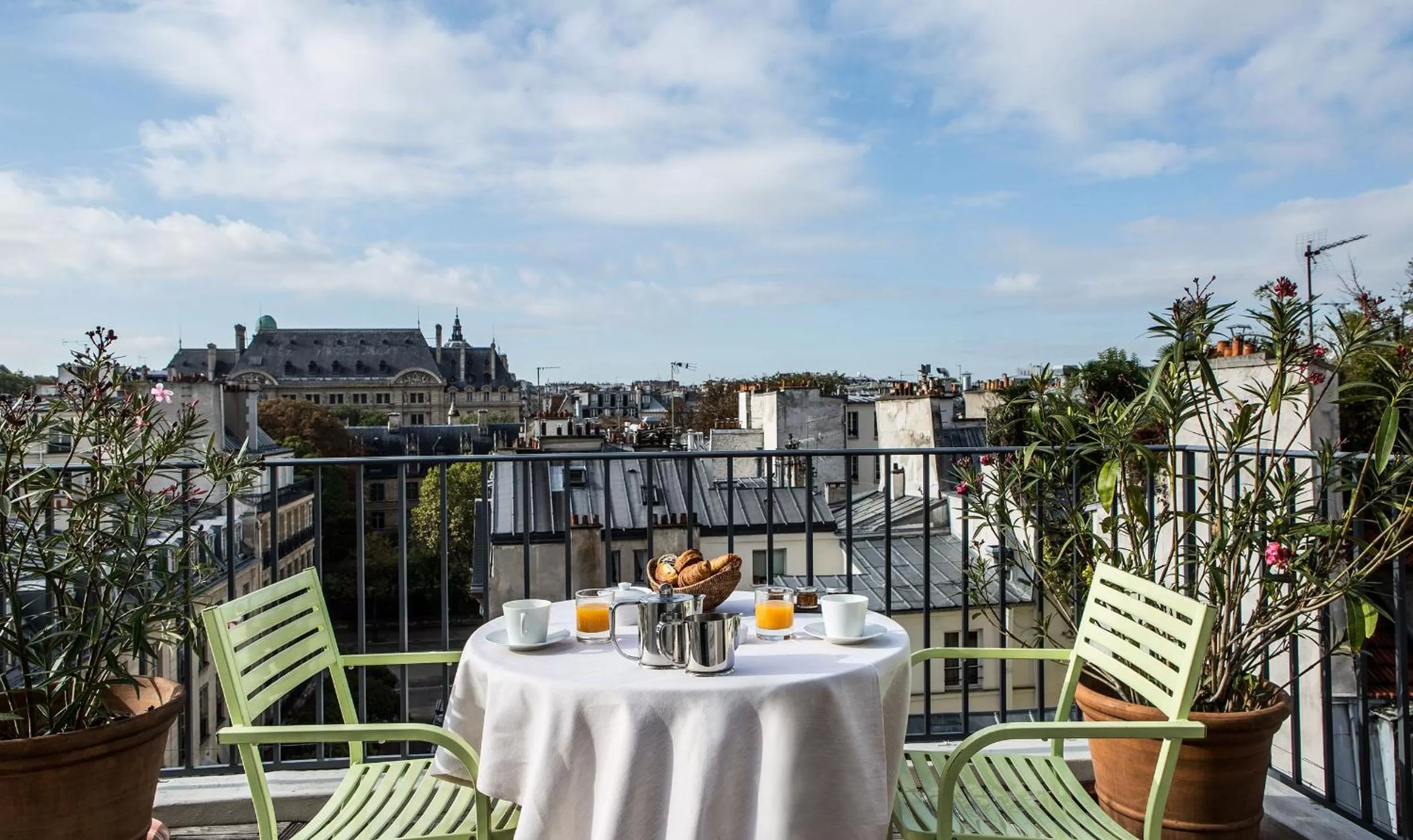 Executive Room with Panoramic View in Hôtel Parc Saint-Séverin - Esprit de France