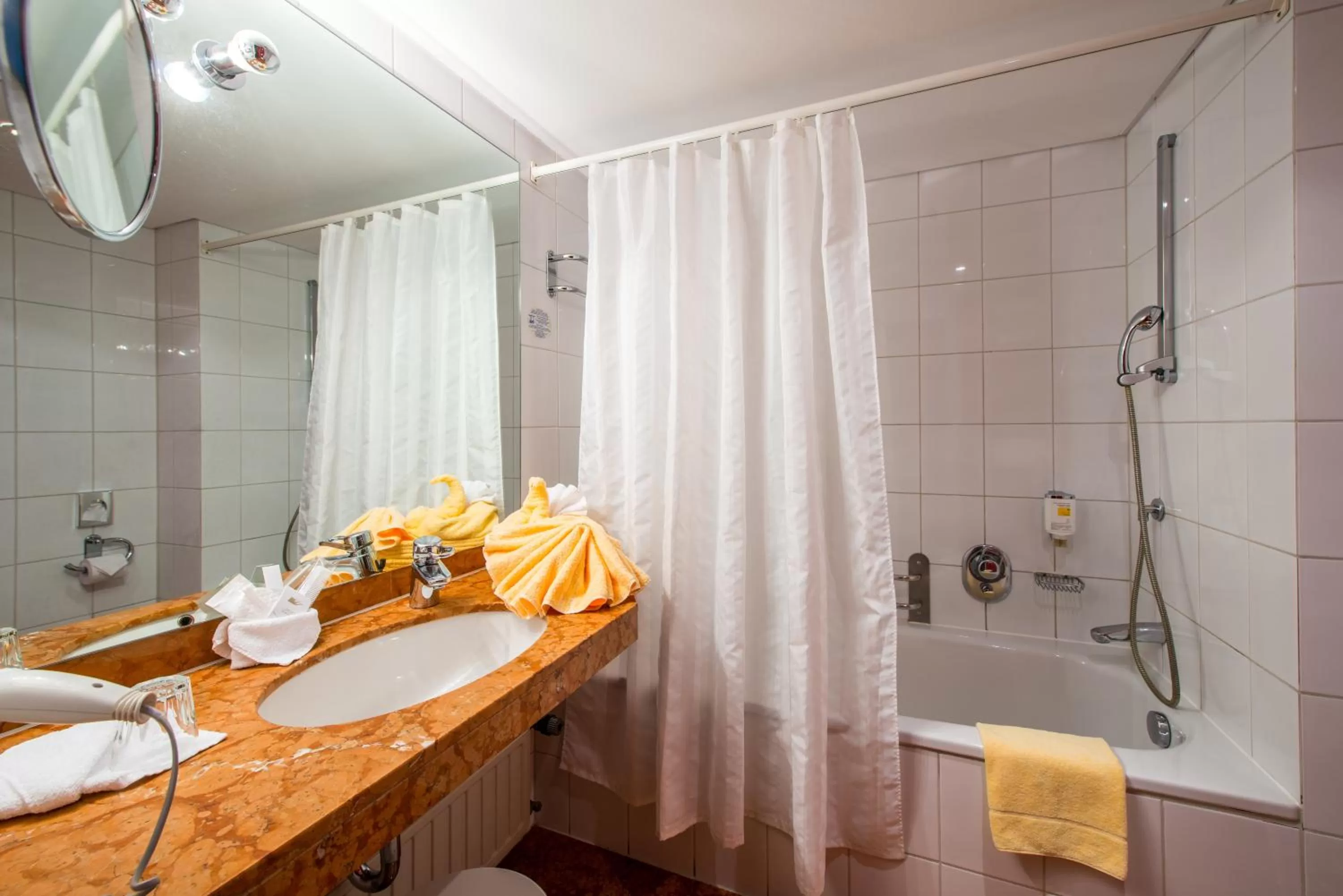 Bathroom in Hotel zum Ritter