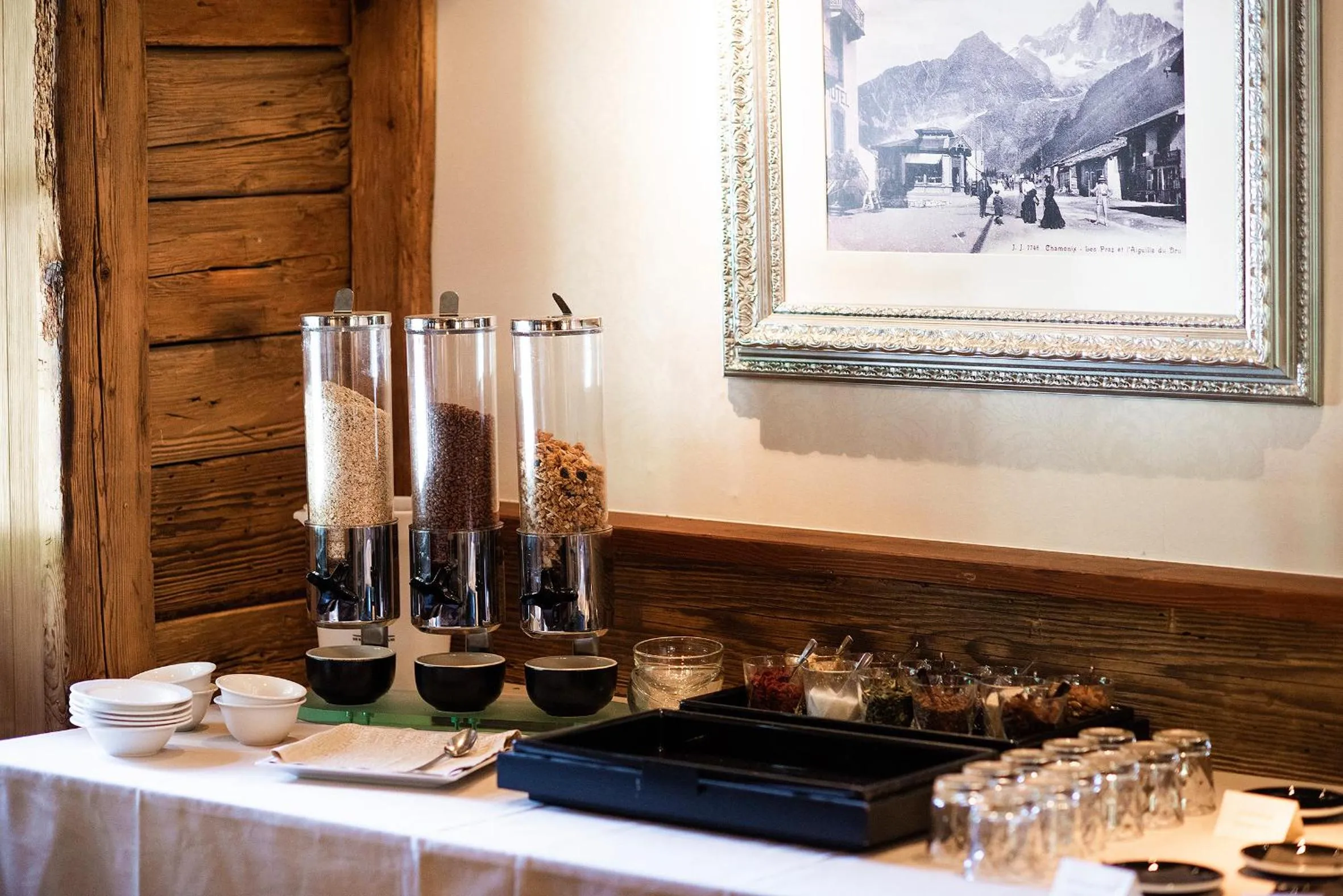 Buffet breakfast in Hotel Le Castel