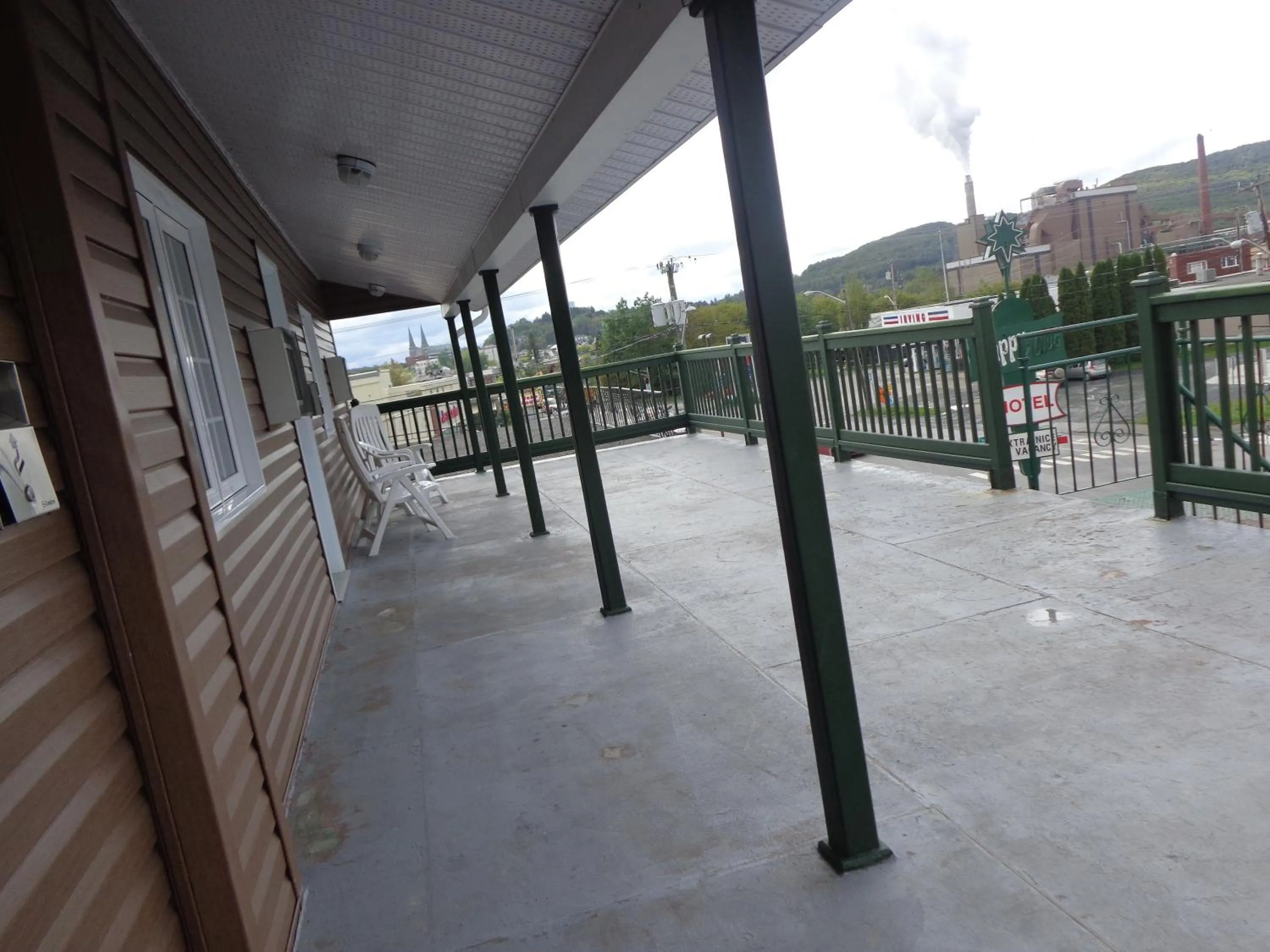 Balcony/Terrace in Happy Motel