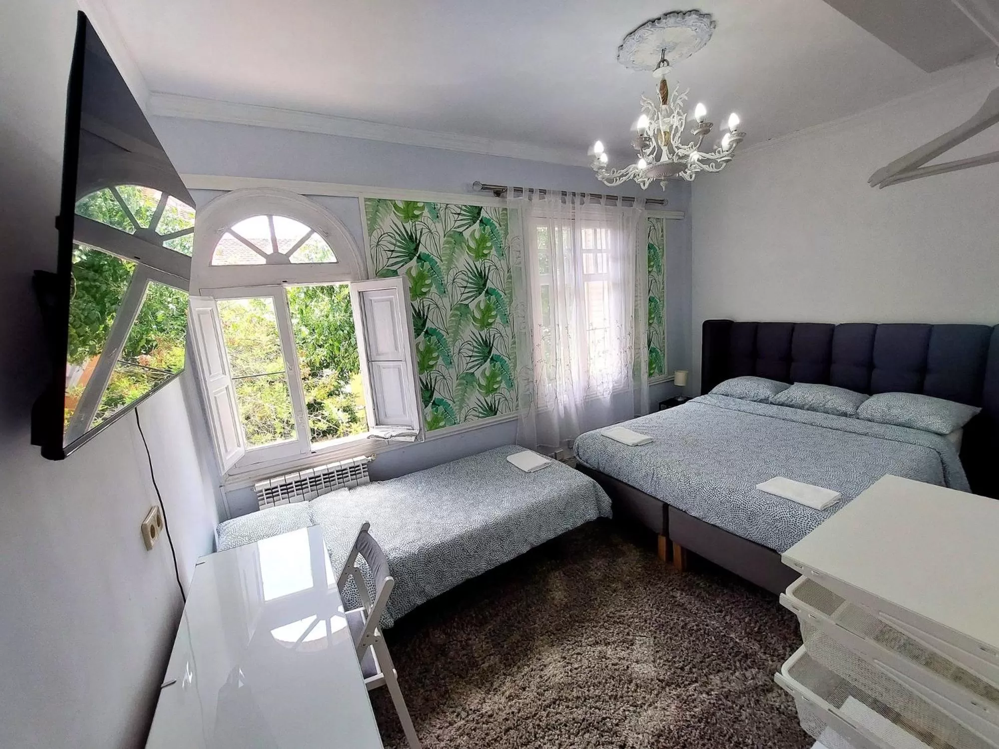 Bed in N1 Casa de Madrid - greenpeace line