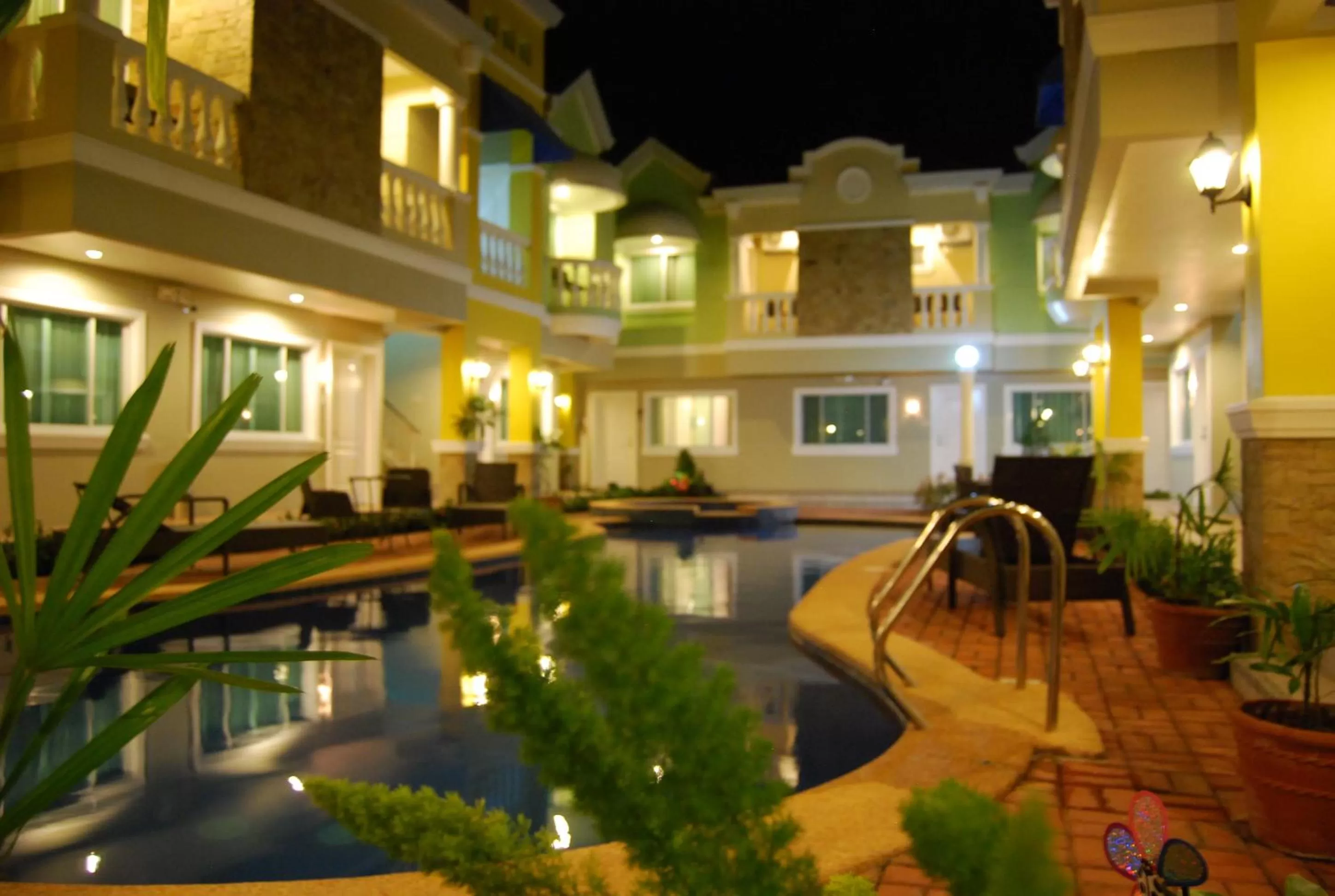 Swimming pool in Prism Hotel