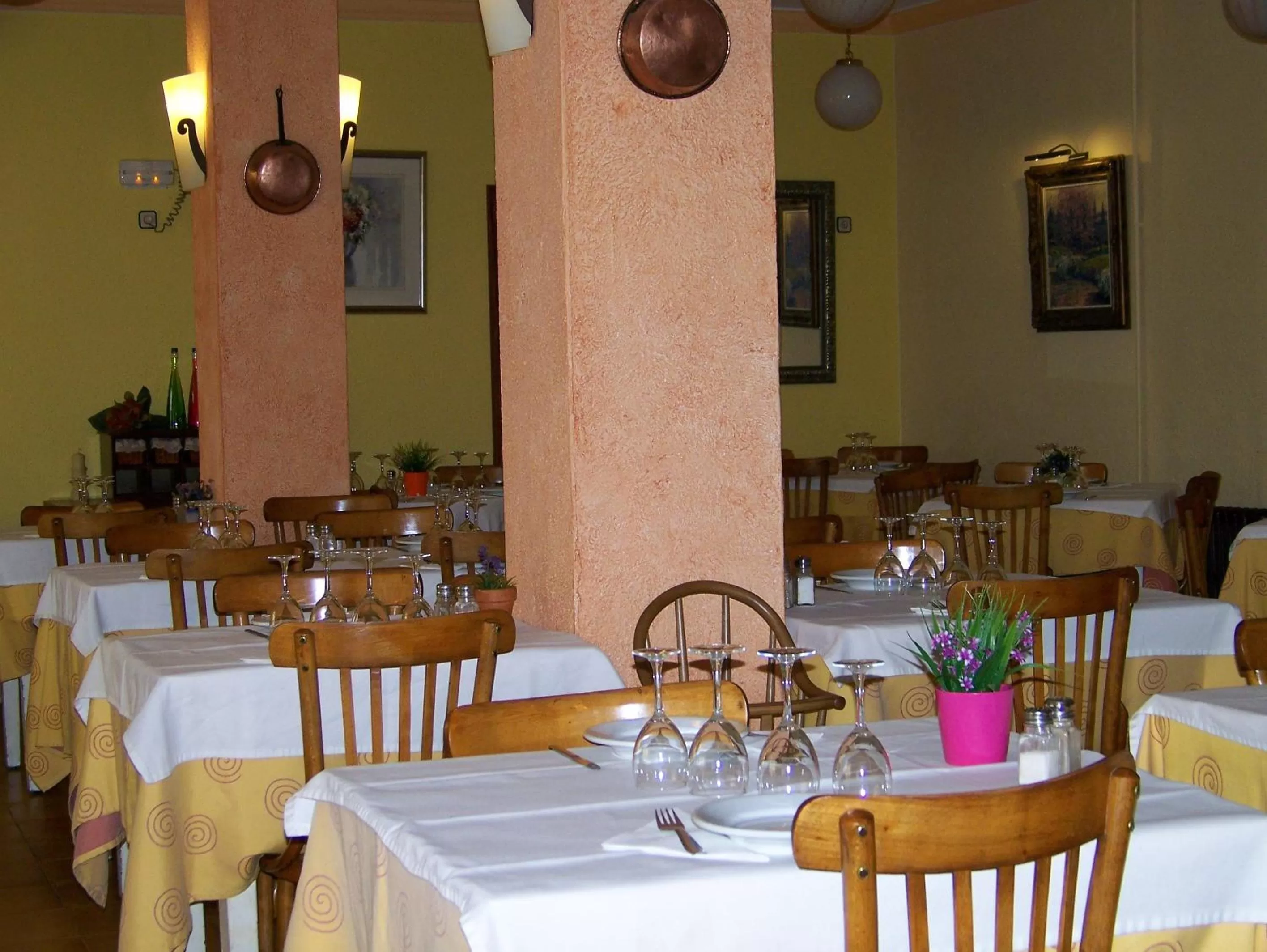 Restaurant/places to eat in Hotel Prats