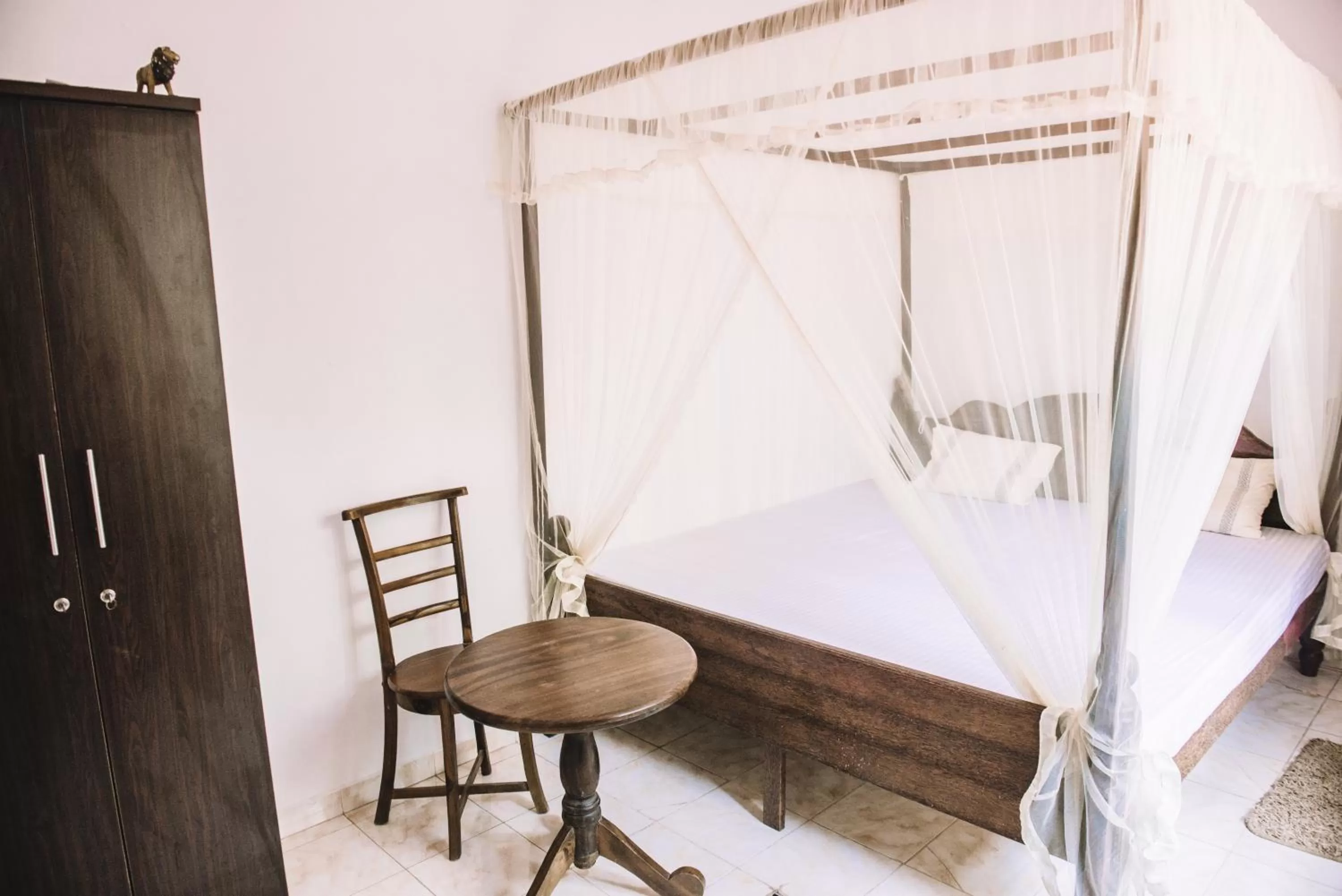 Shower in Kadolana Guest House