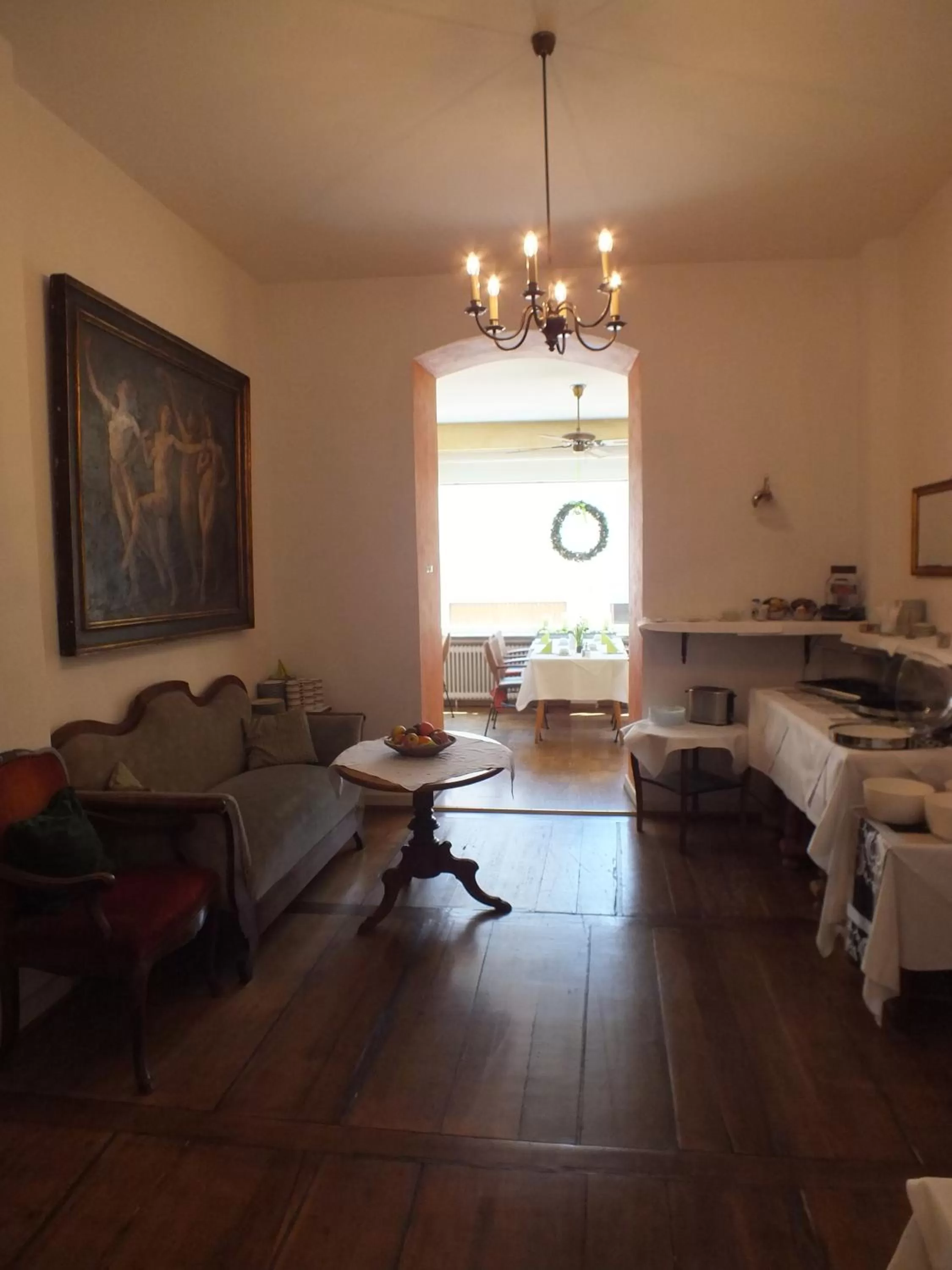 Restaurant/places to eat in Alleehaus