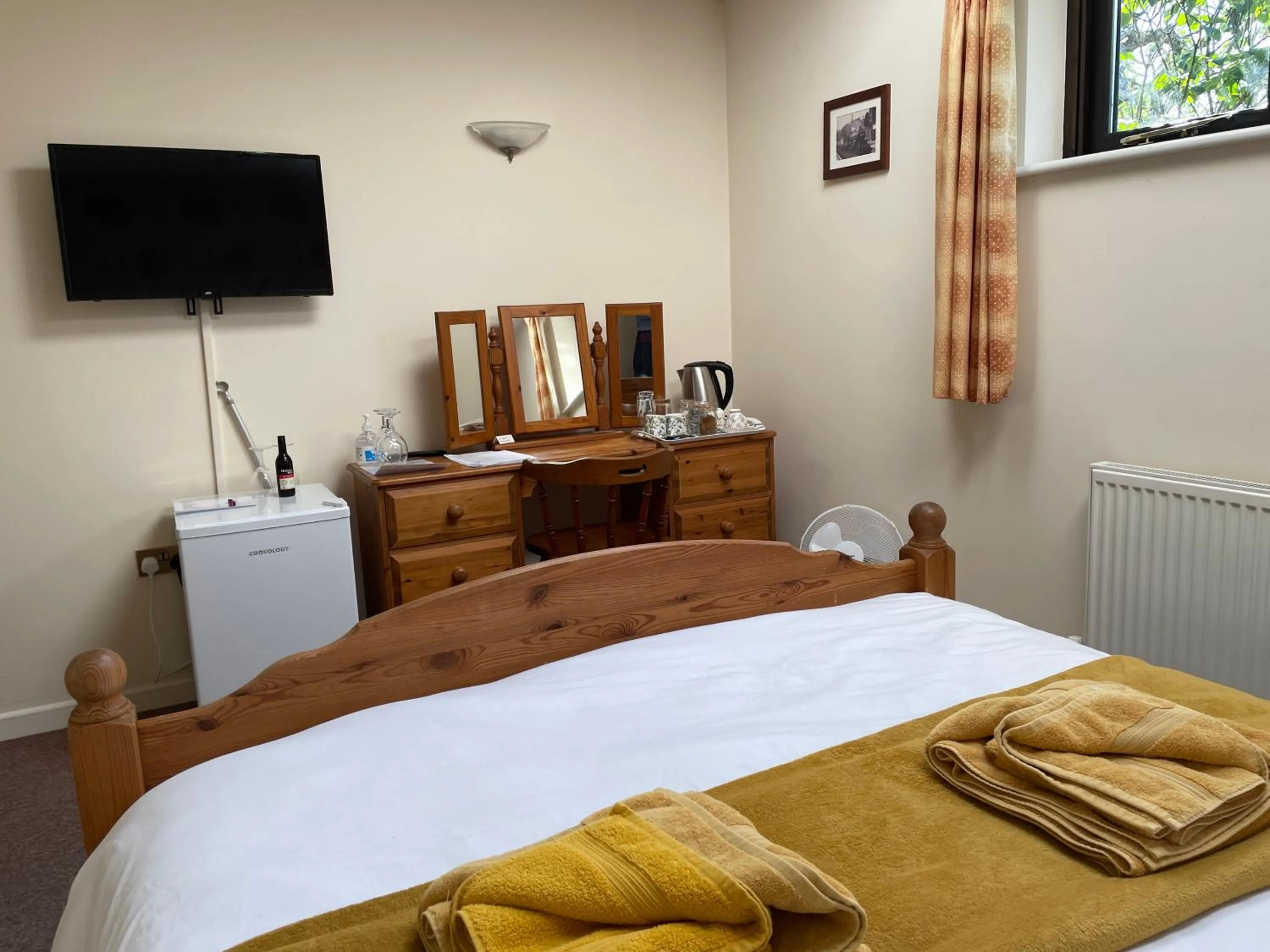 Bed in Station House, Dartmoor and Coast located, Village centre Hotel