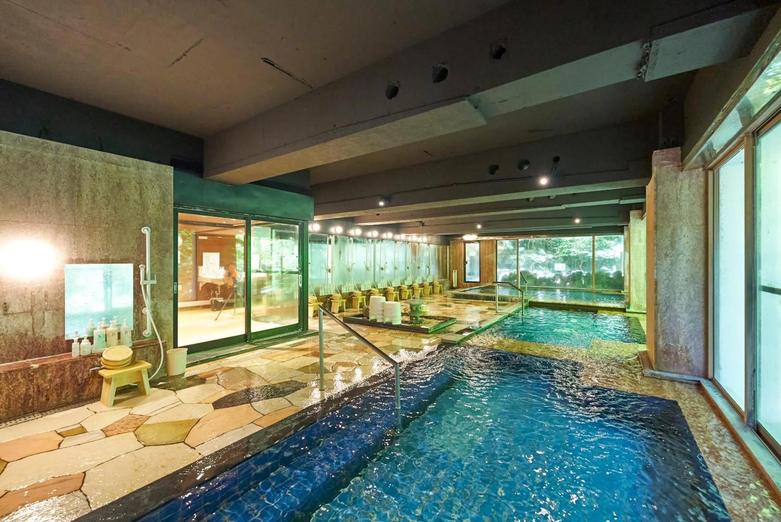 Public Bath, Swimming Pool in Hakone Yumoto Hotel