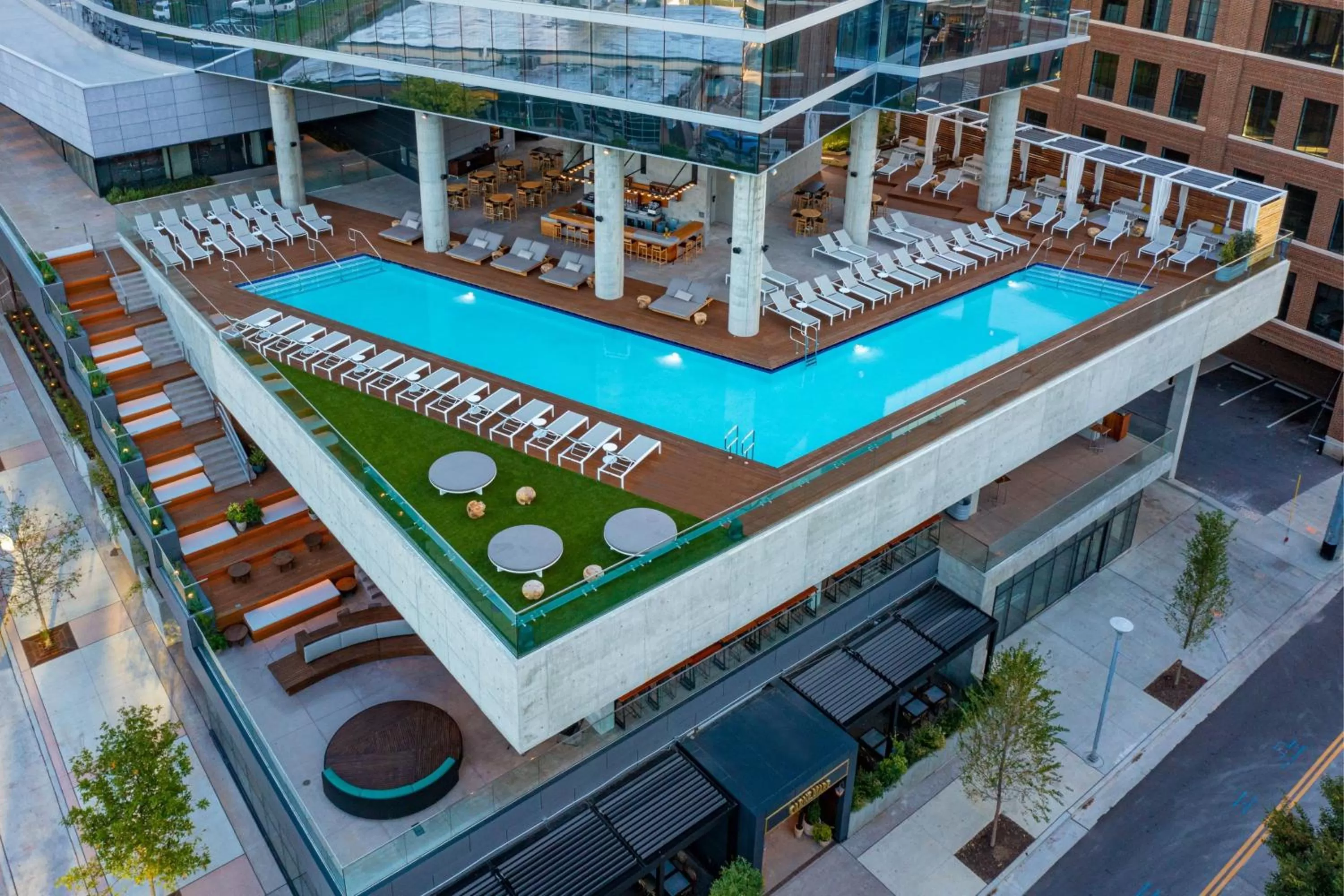 Fitness centre/facilities in W Nashville