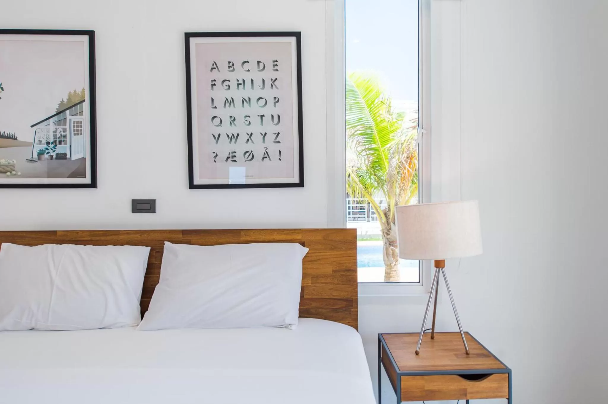 Decorative detail, Bed in Oriental Beach Pearl Resort