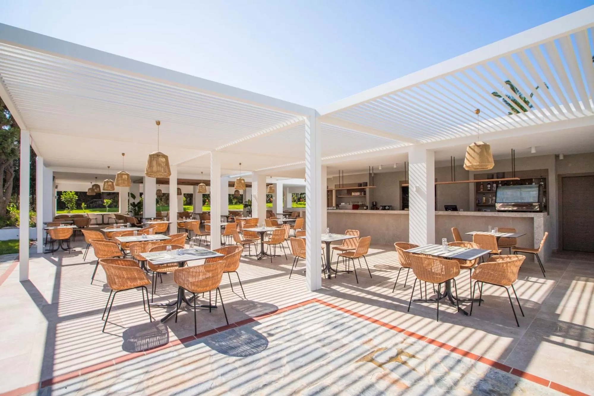 Restaurant/places to eat in Platanista Hotel