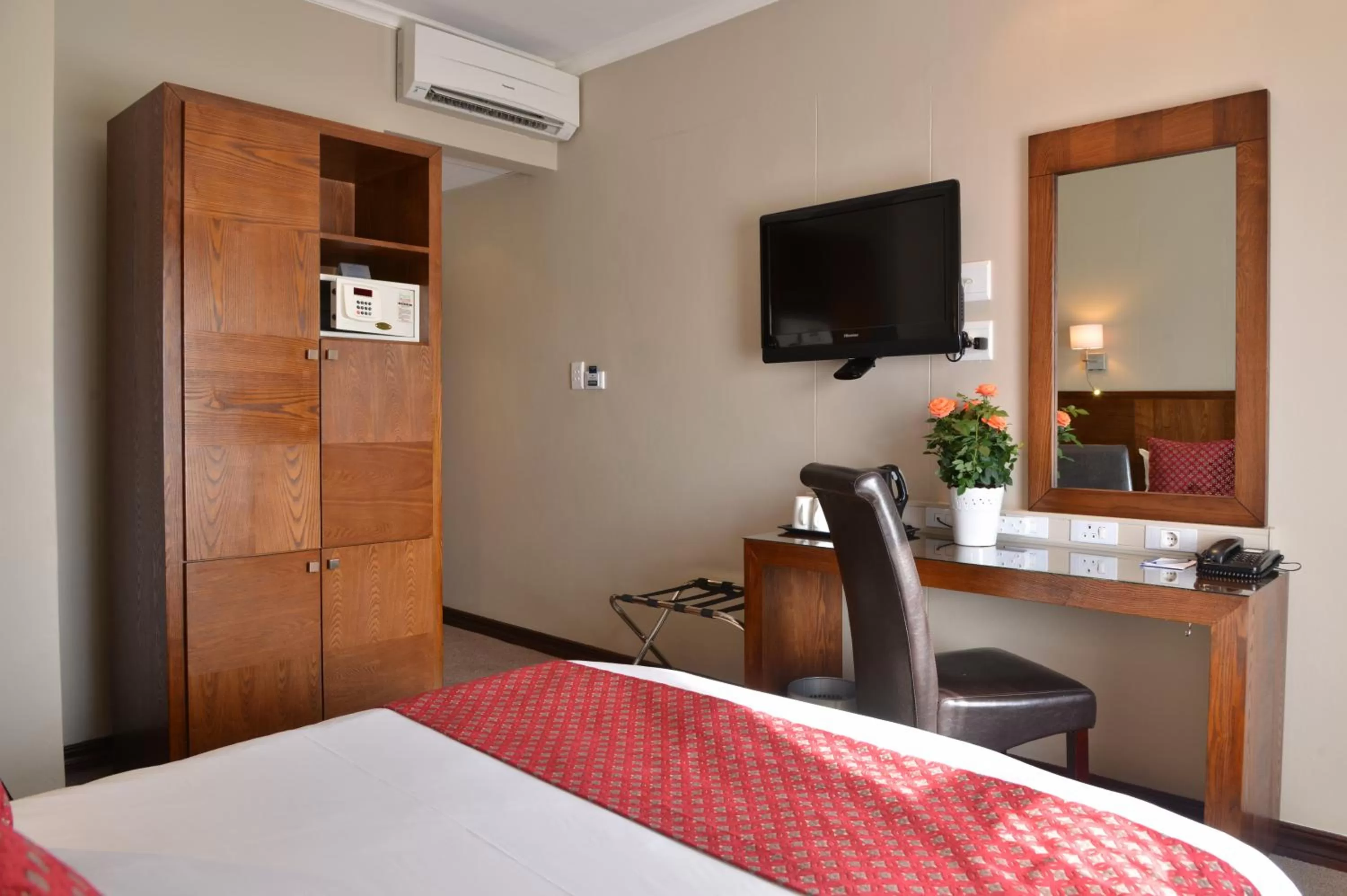 Standard Twin Room - single occupancy in Protea Hotel by Marriott Pretoria Hatfield