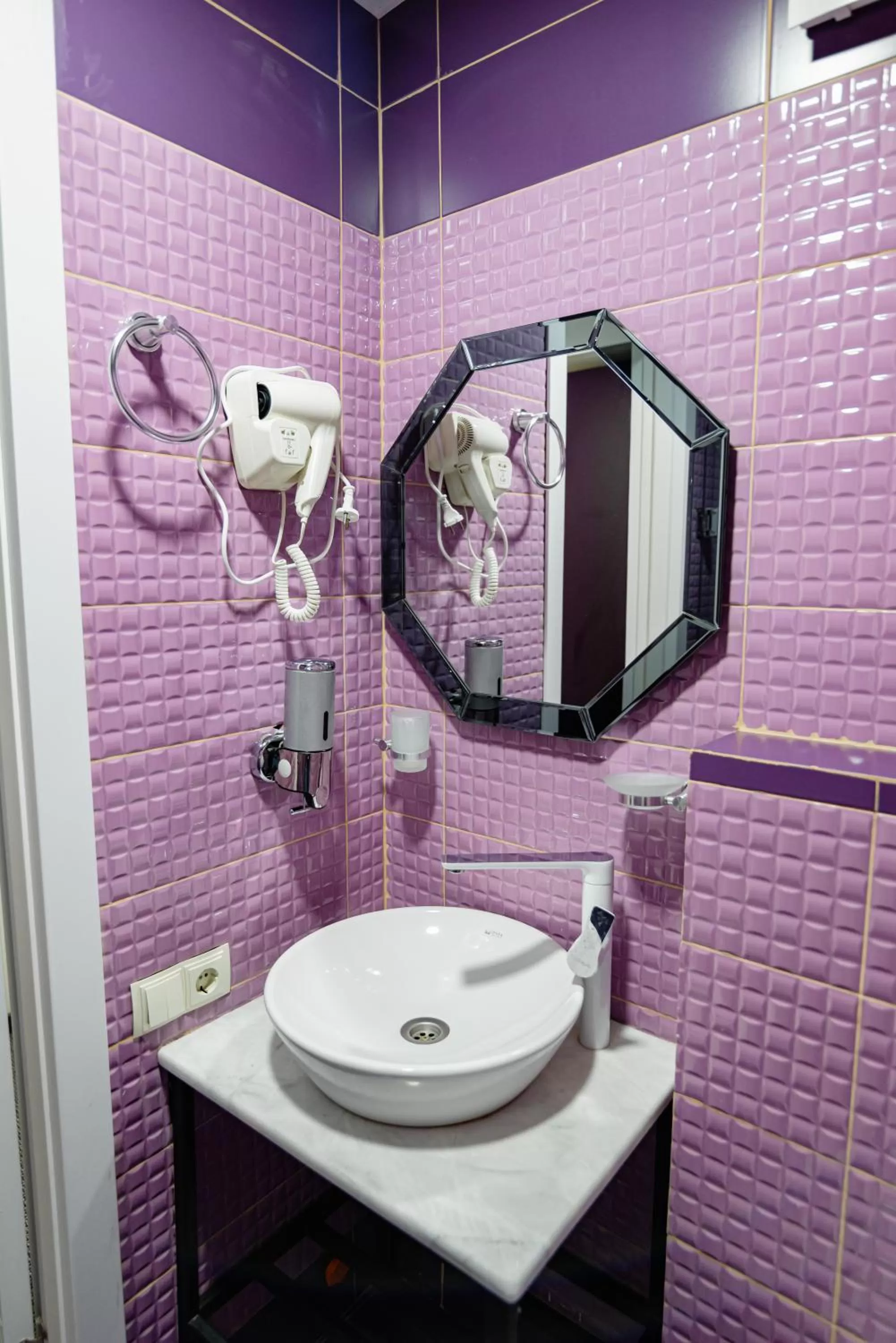 Bathroom in Royal Plaza Hotel