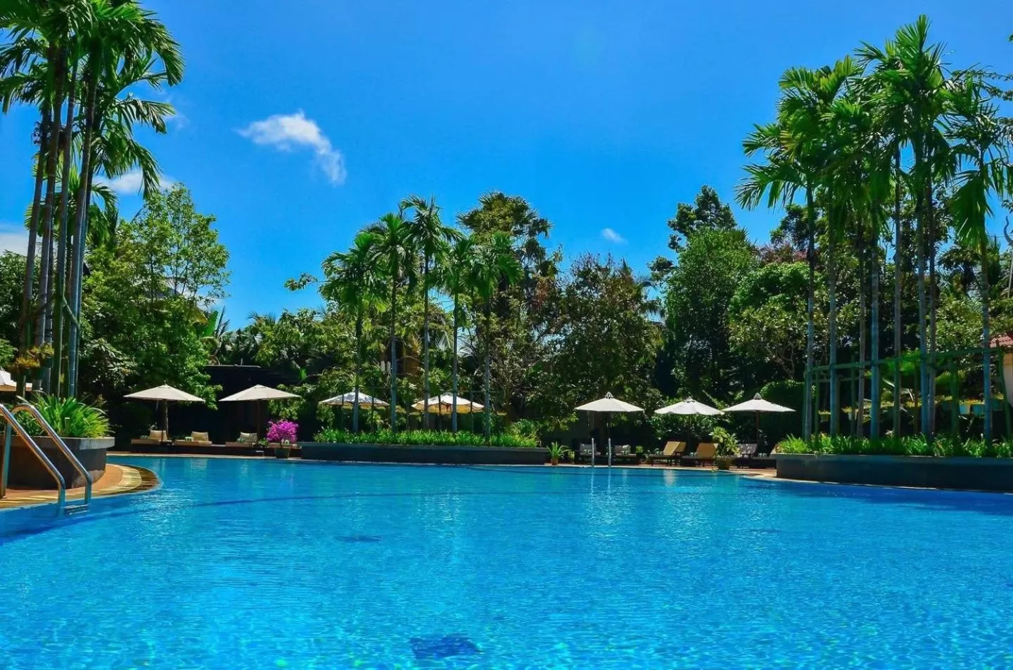 Swimming pool in Borei Angkor Resort & Spa