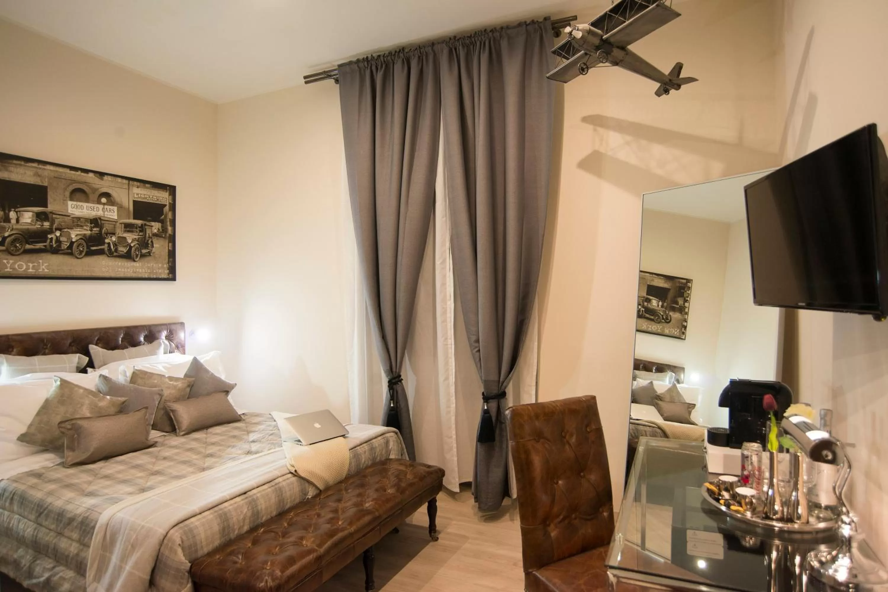 Day, Bed in Town House 62