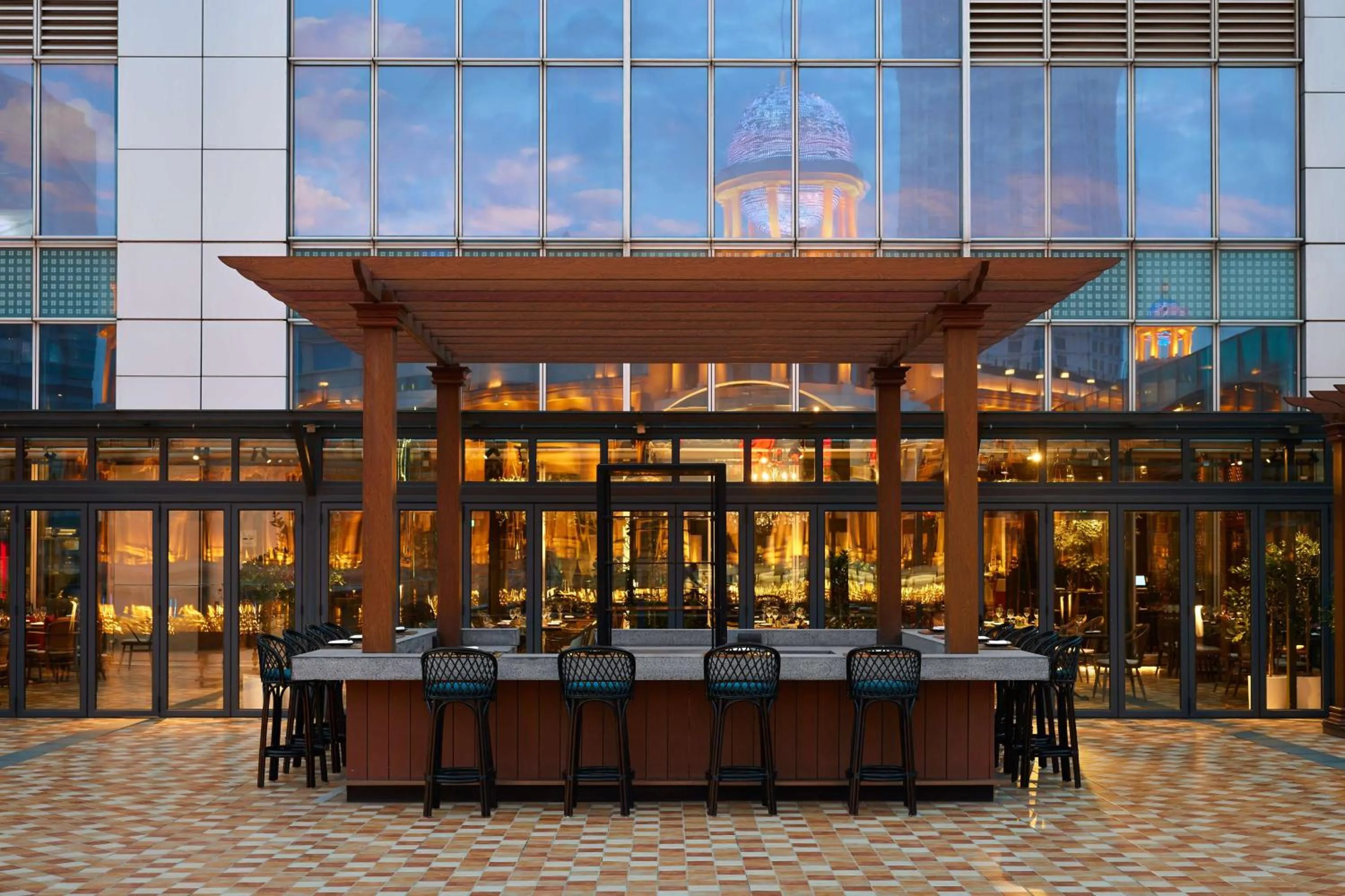 Lounge or bar in Conrad Shanghai