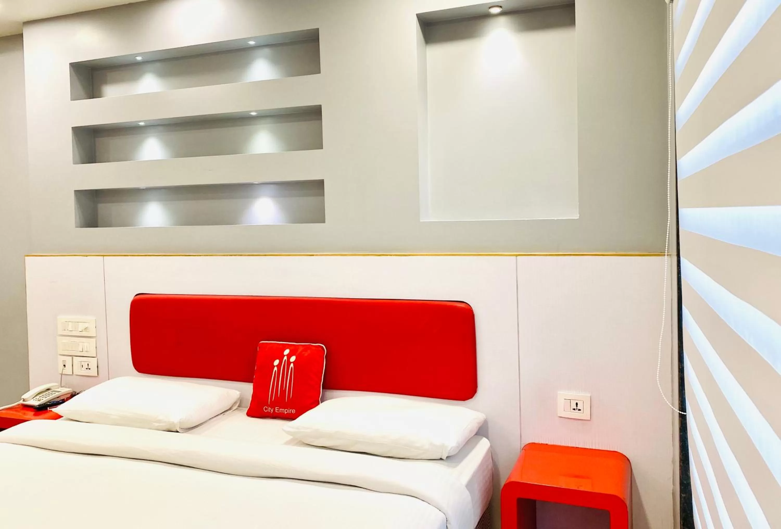 Property building, Bed in City Empire - New Delhi Railway Station, Near Connaught Place