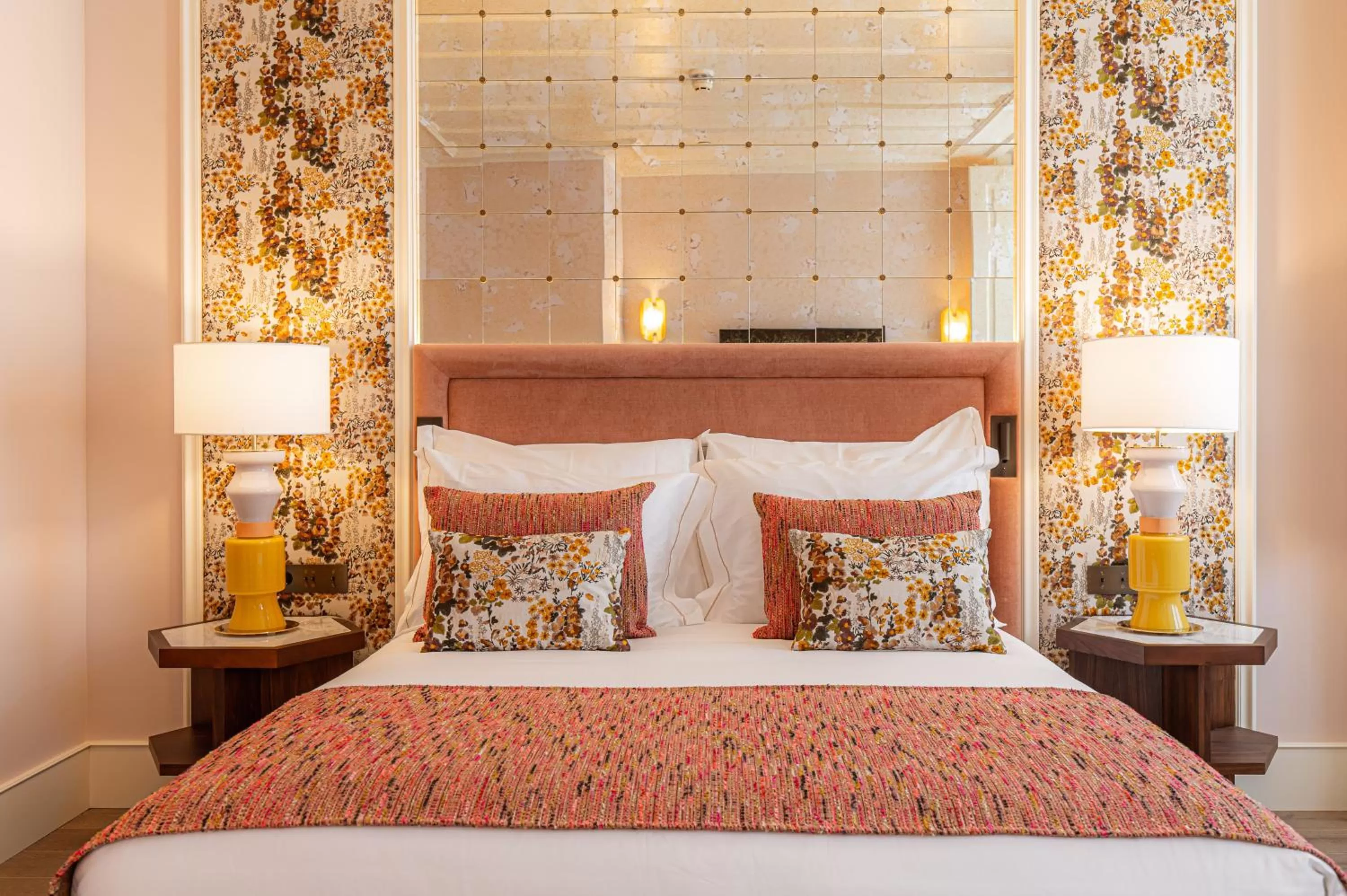 Bed in Palácio Ludovice Wine Experience Hotel