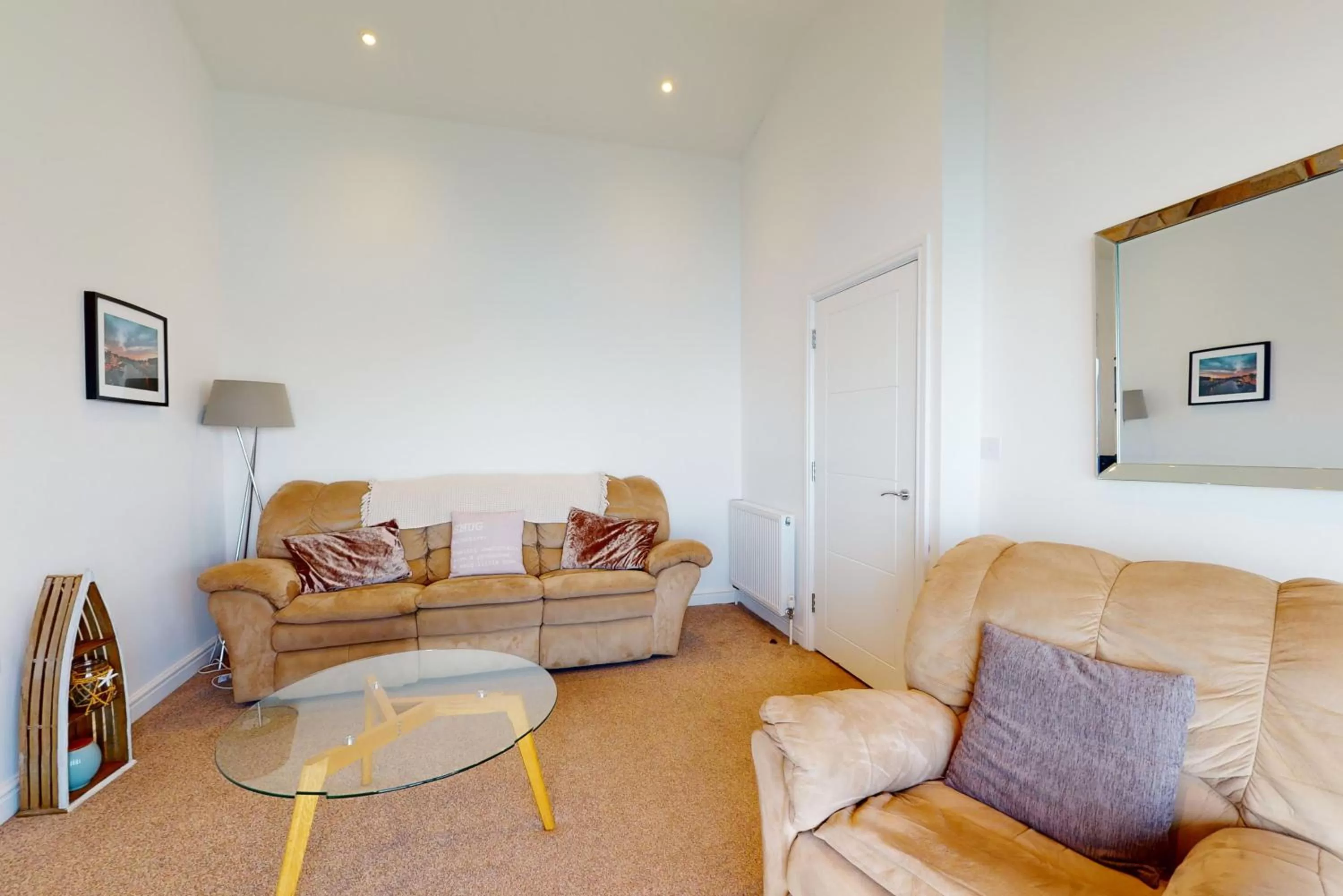 Living room in Crabbers' Wharf