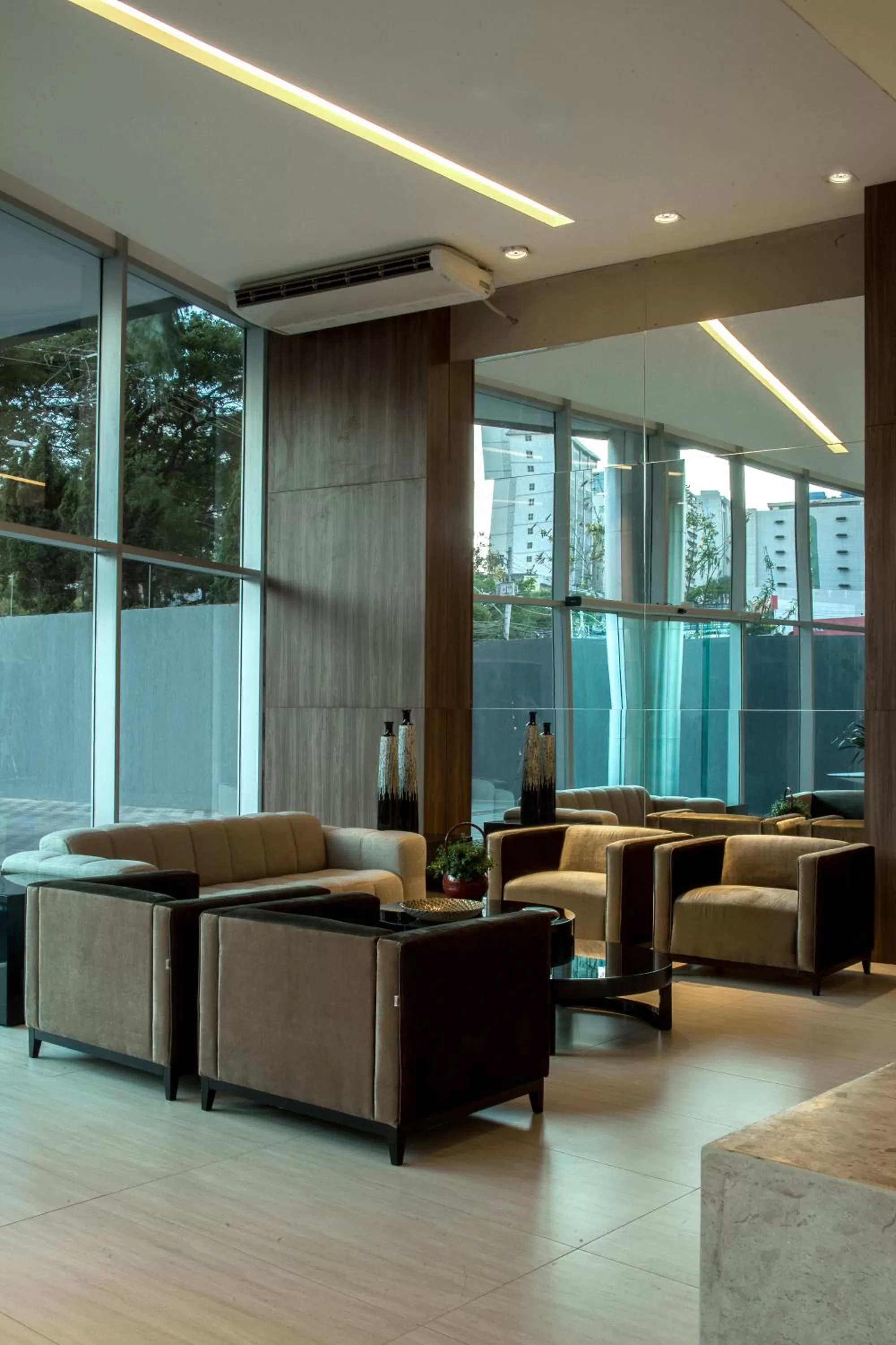 Lobby or reception in BH Raja Hotel