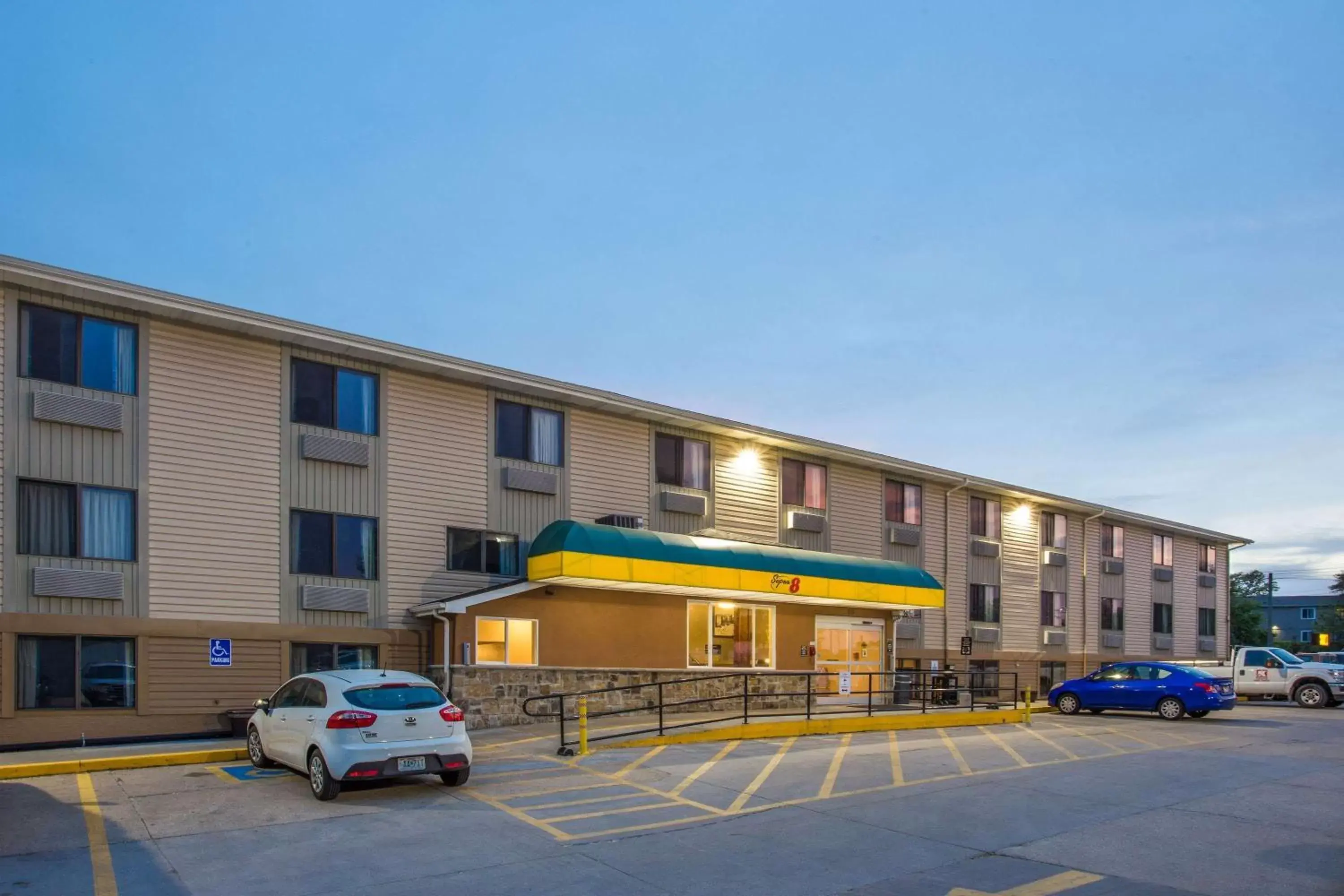 Super 8 by Wyndham Iowa City/Coralville Super 8 by Wyndham Iowa City/Coralville